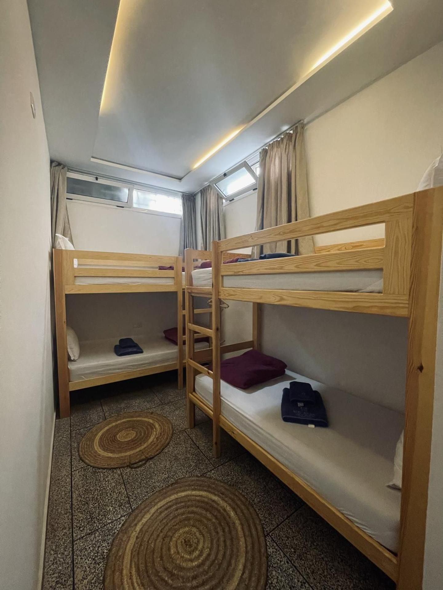 Single Bed in Mixed Dormitory Room