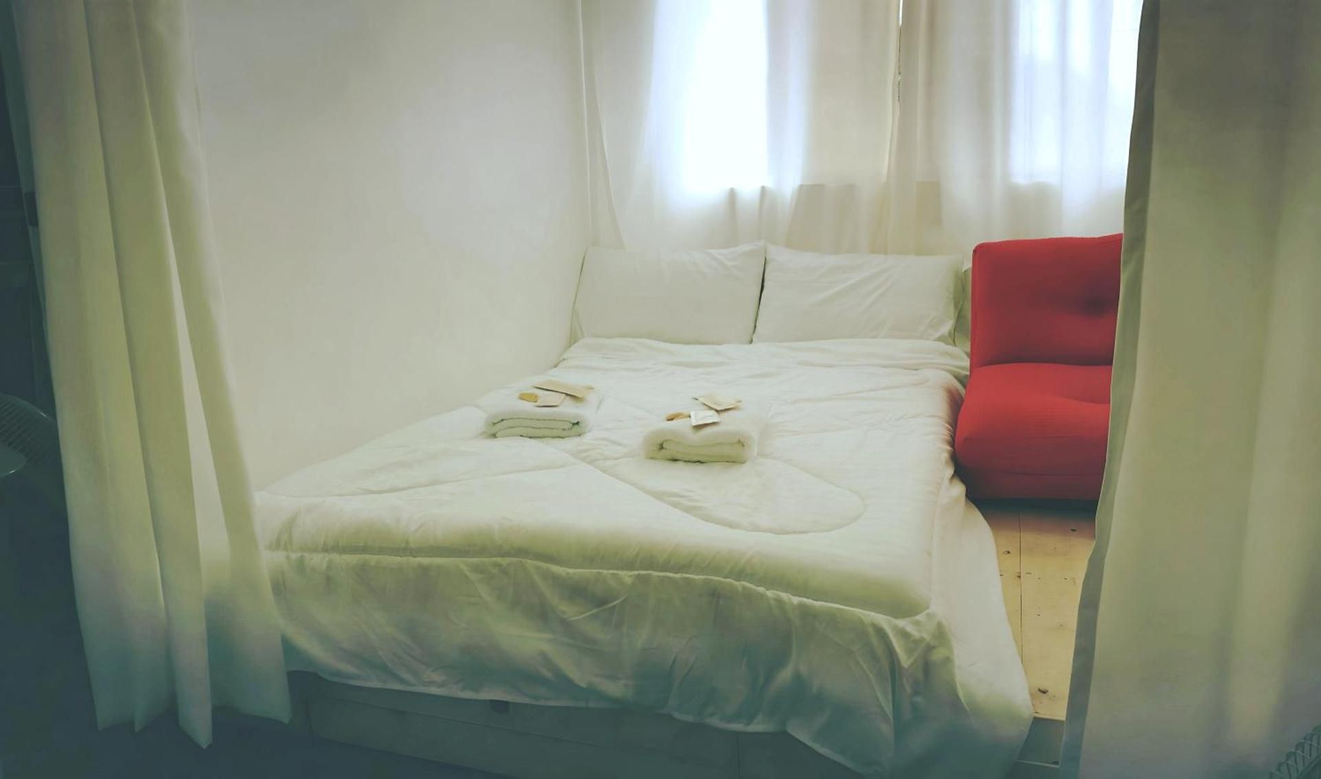 Deluxe Studio