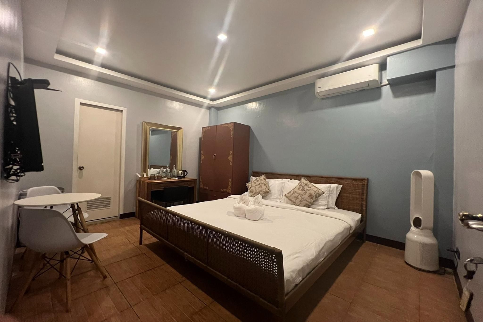 Casa Alegria Bed and Breakfast Antipolo King Bed