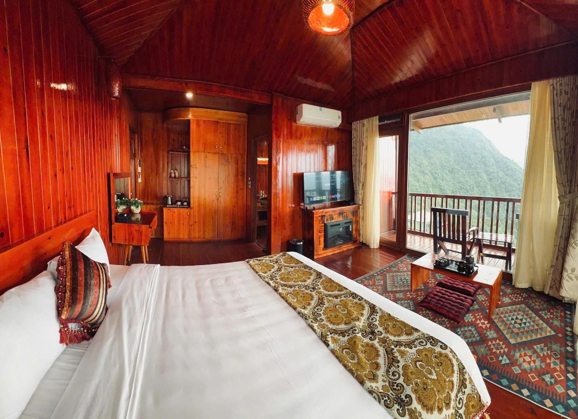 Bungalow with Garden View