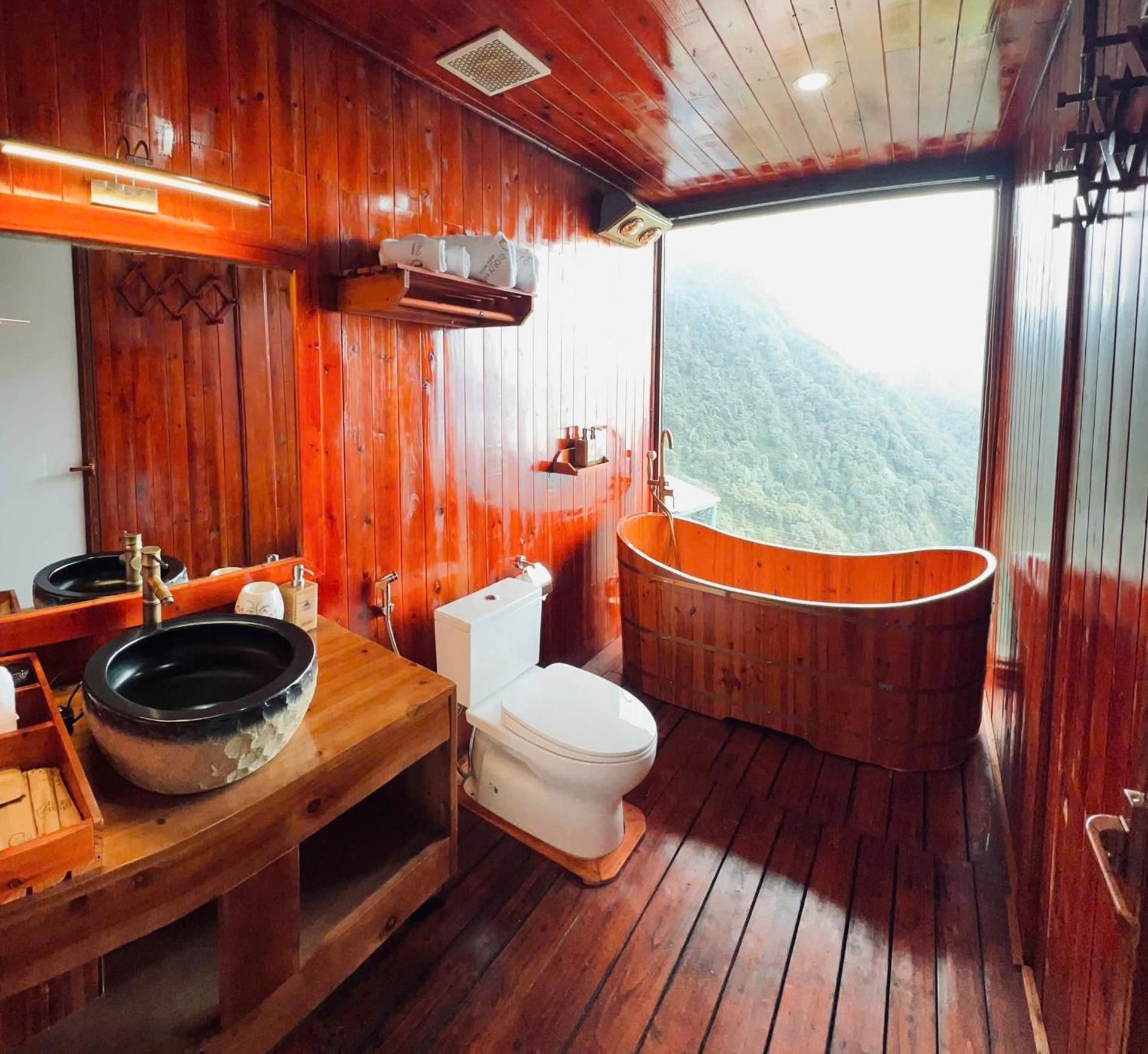 Bungalow with Garden View