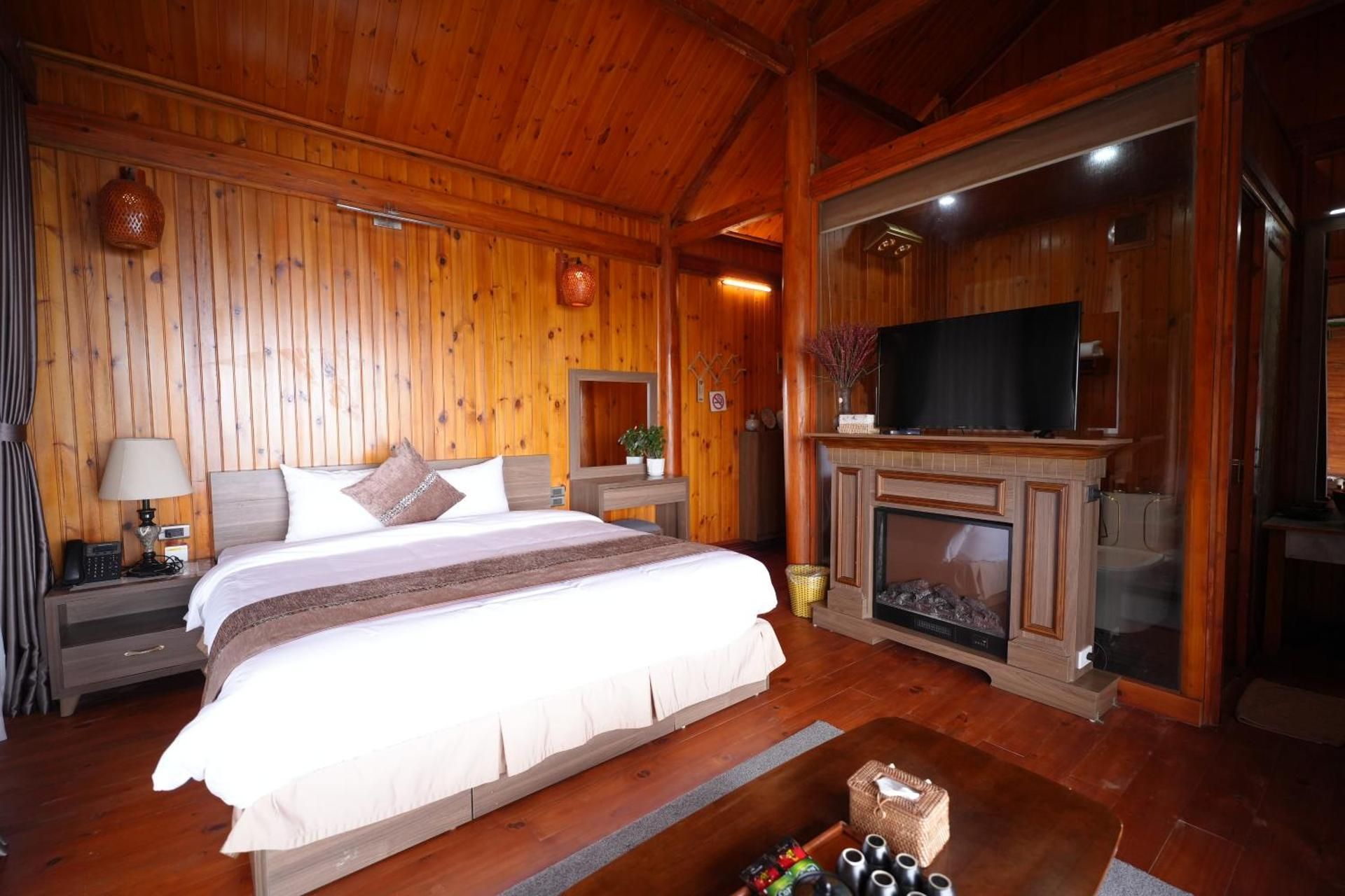Deluxe Bungalow
