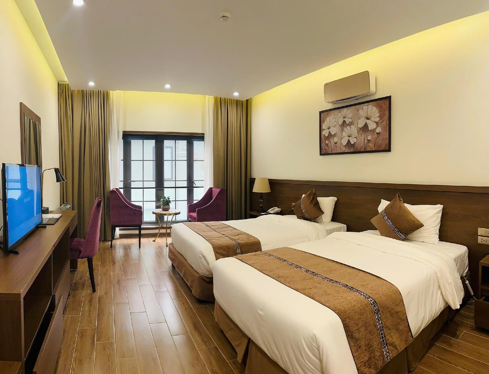Queen Room with Garden View