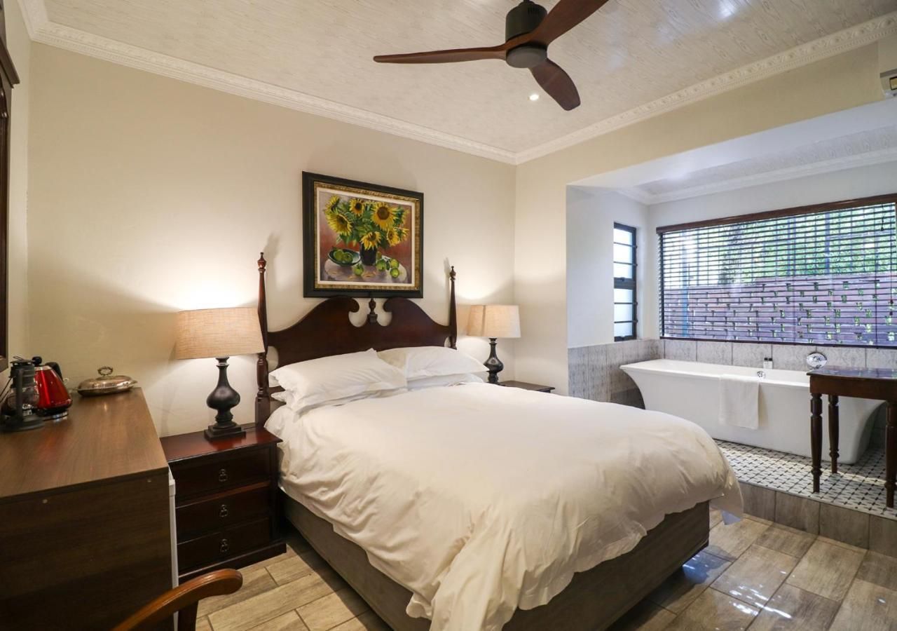 Victoria House Deluxe Double Room 2