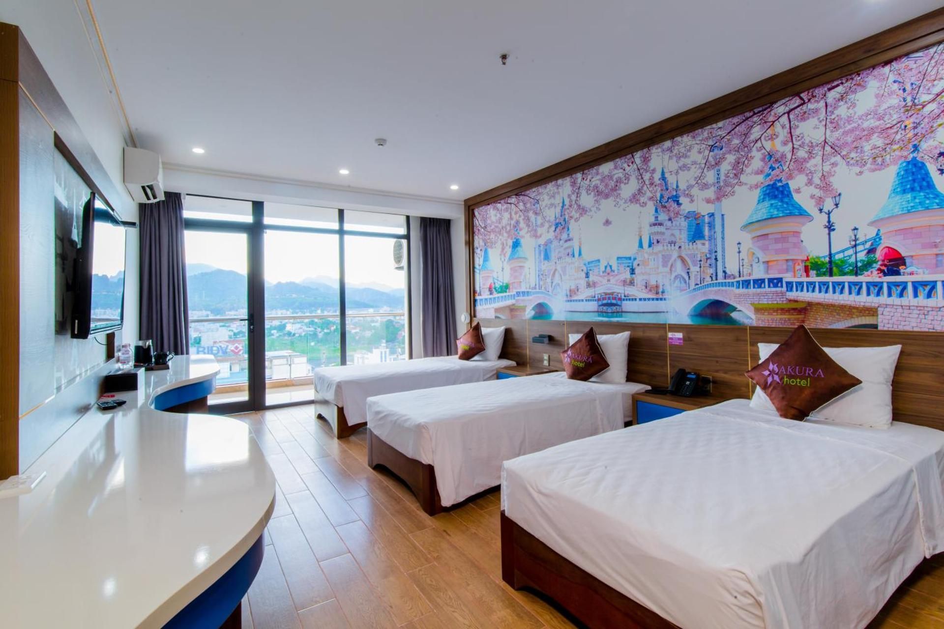 SAKURA HOTEL Triple Room with City View