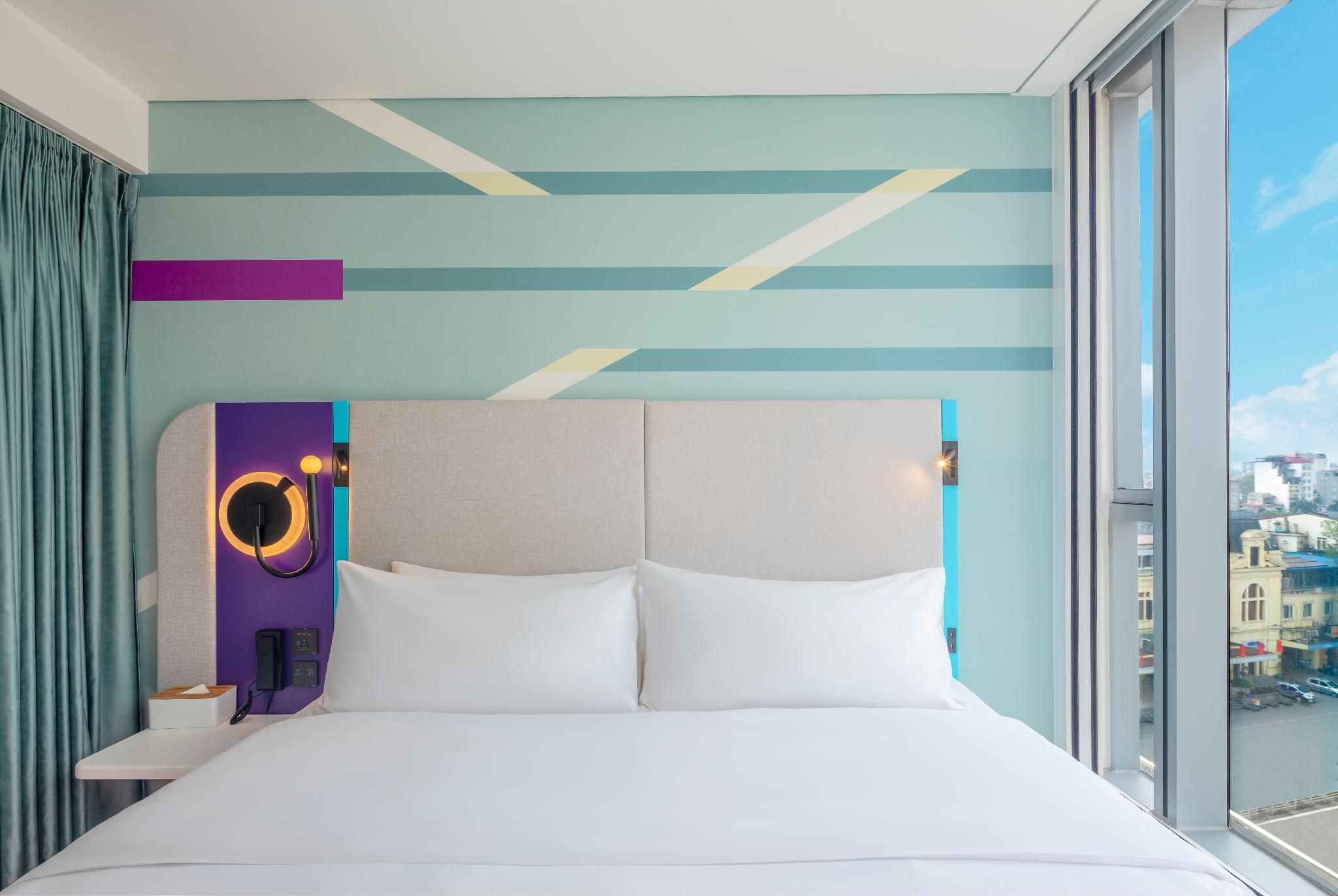 Tru by Hilton Hoa Binh City Centre 1 King Accessible Room