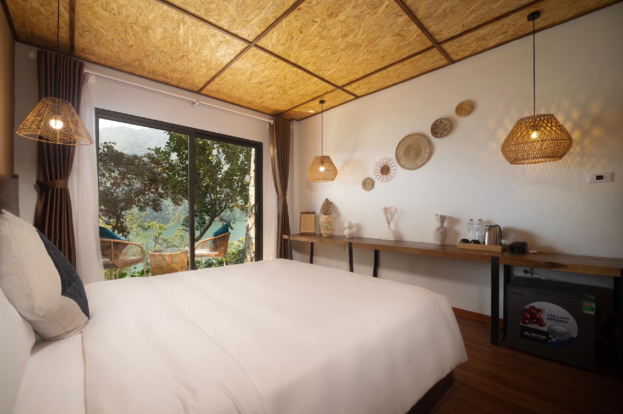 Deluxe Junior Suite with Balcony