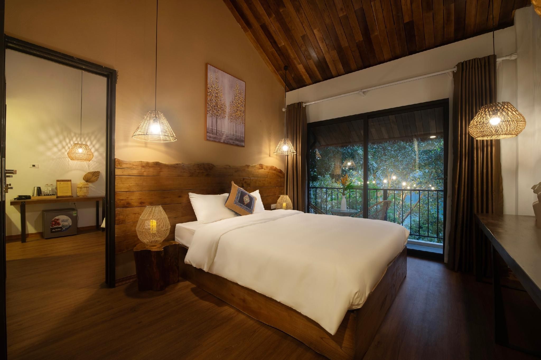 Deluxe Junior Suite with Balcony