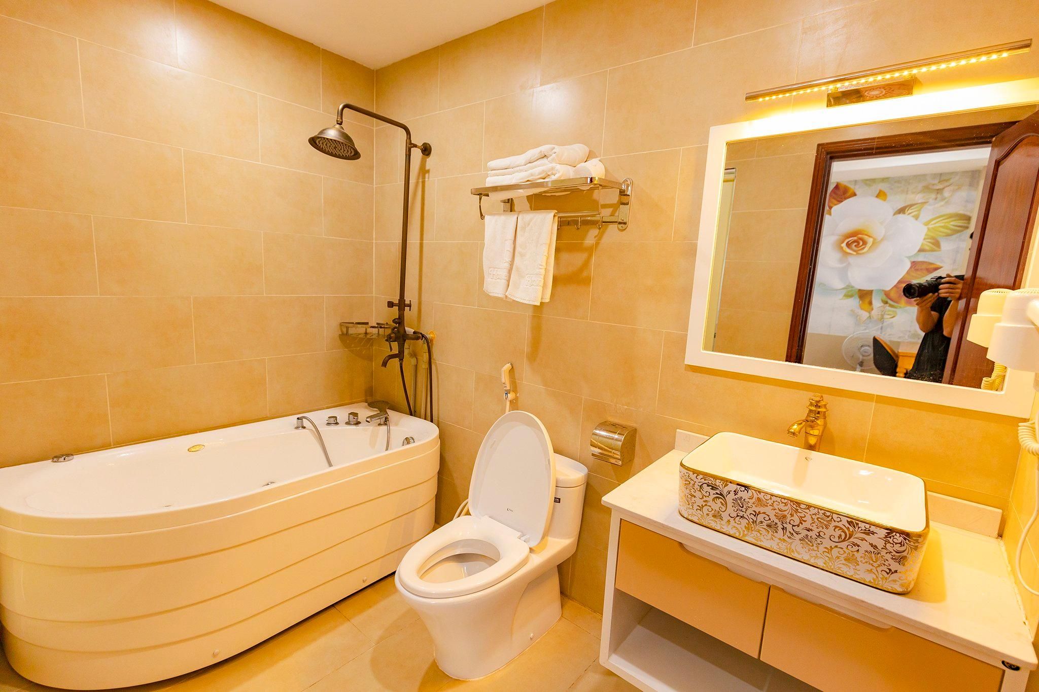 Hoa Vien Hotel - Kim Boi Hot Spring Deluxe Double Room 3