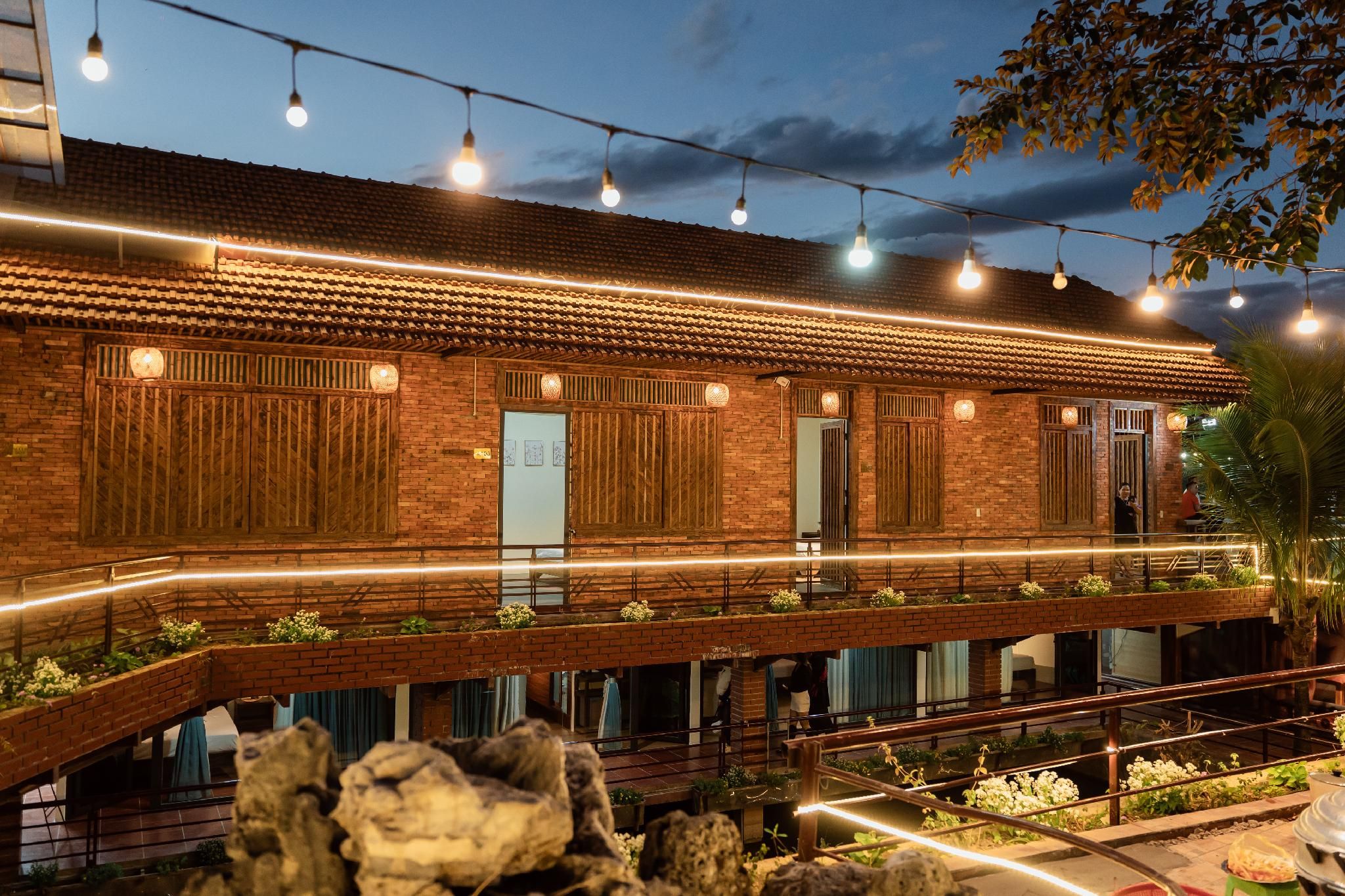 D Banlieue Homestay And Coffee TP Kontum