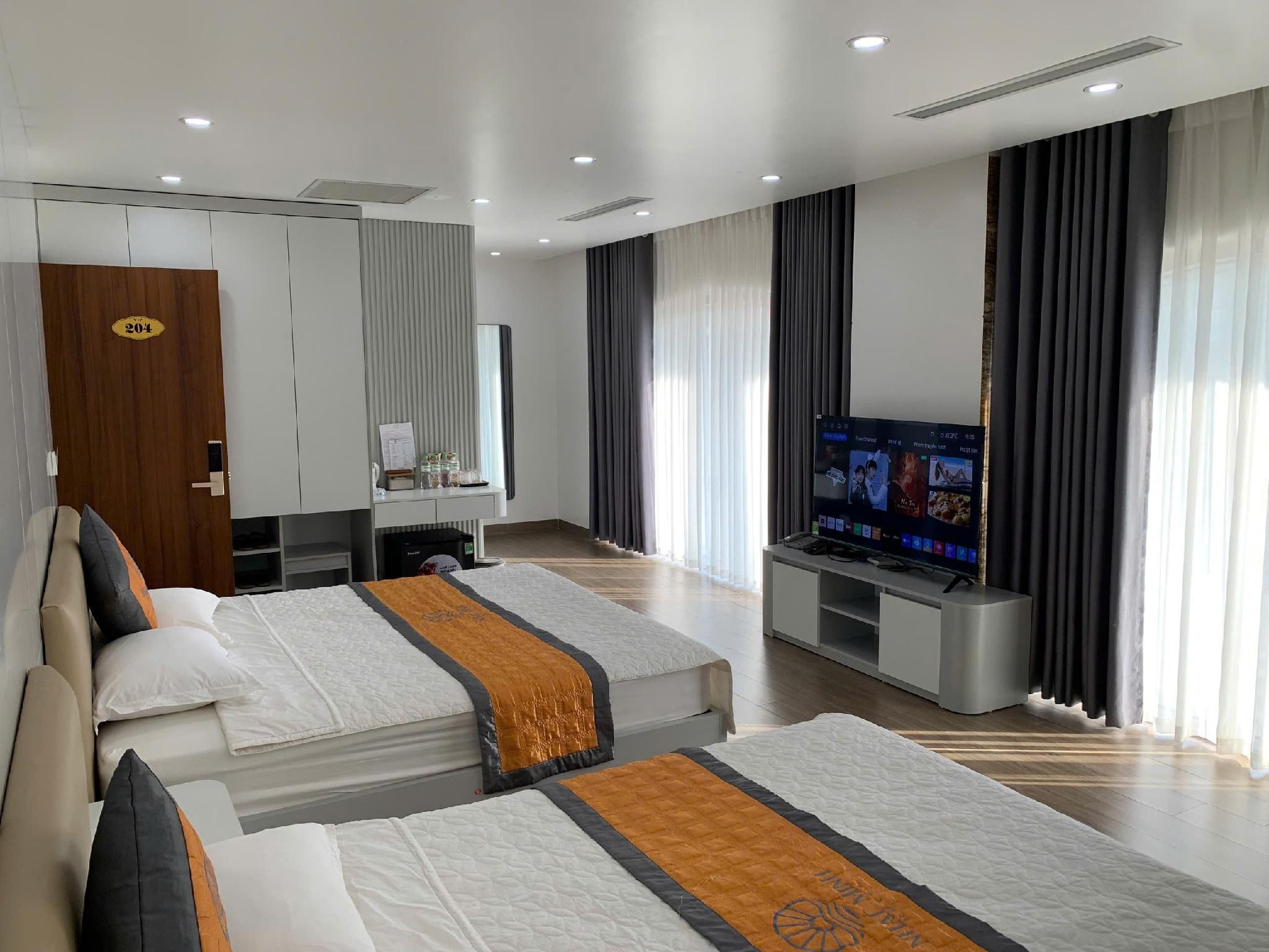 NHẬT MINH HOTEL Family Room - 2 Queen Bed 3