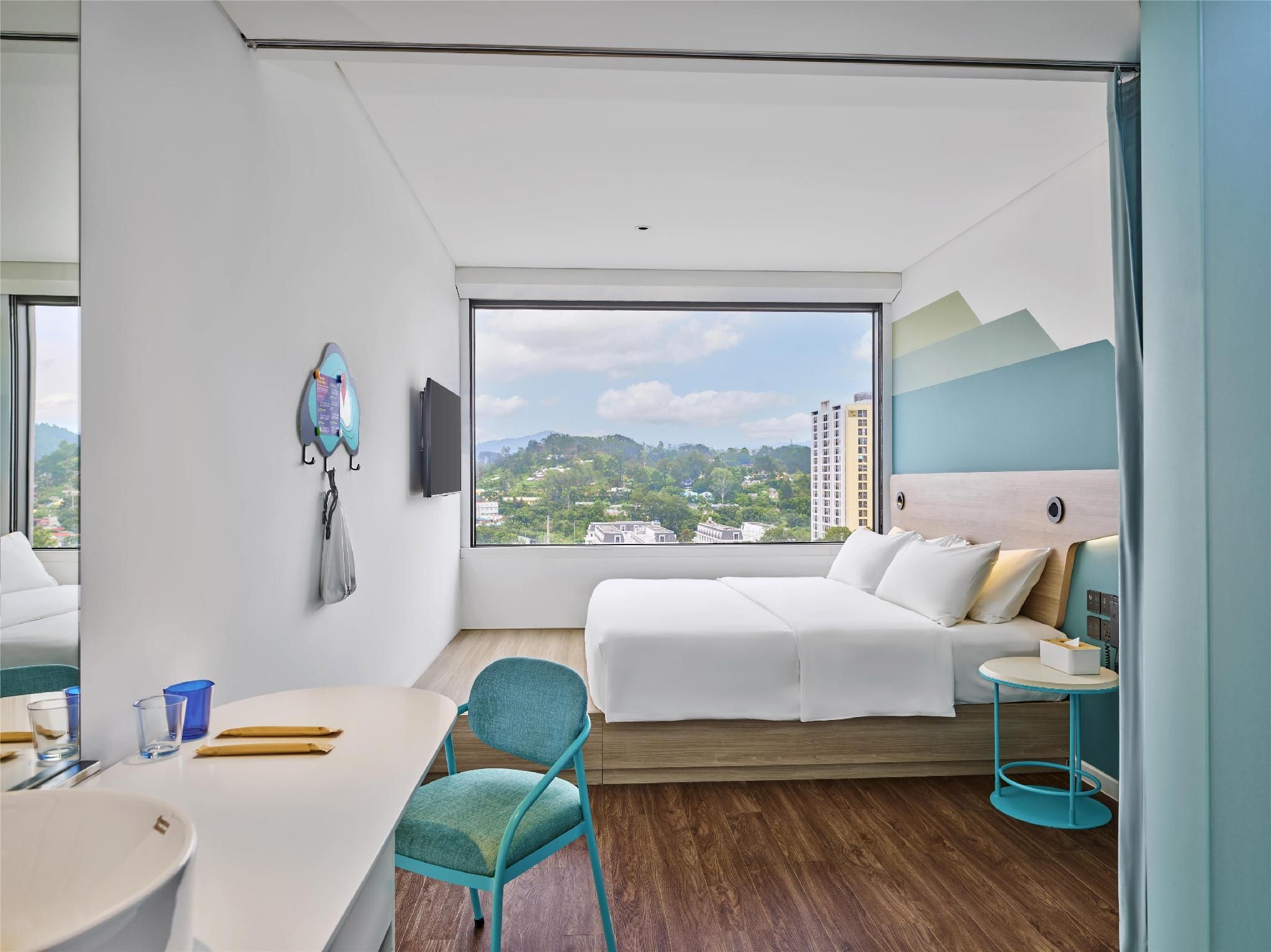 Tru by Hilton Lang Son City Centre 1 King Bed Room 2