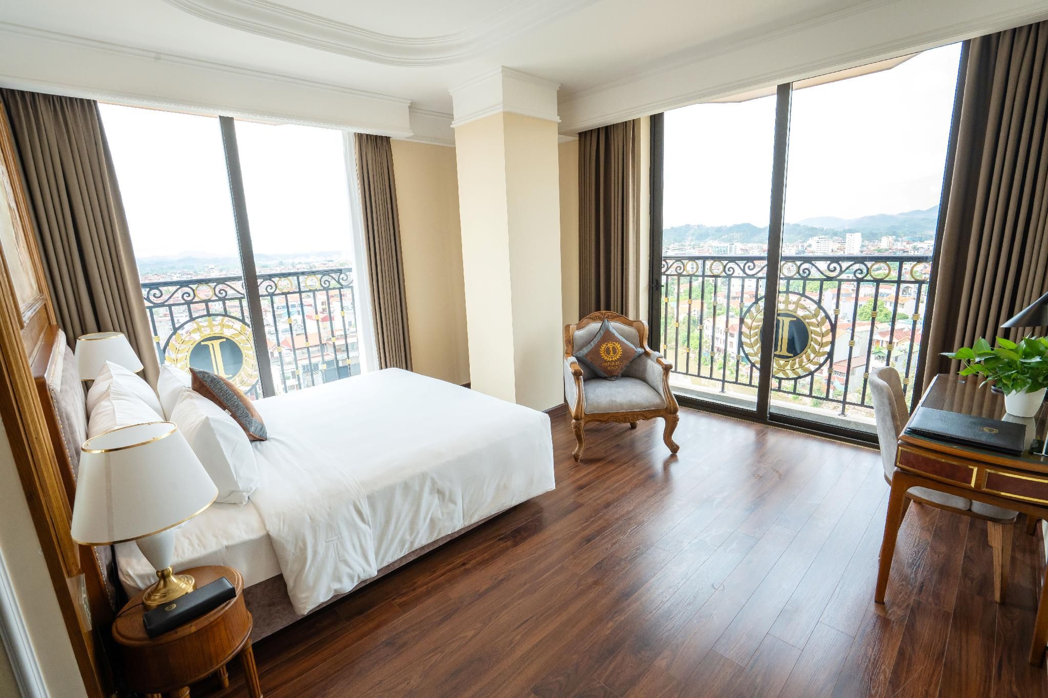 Panorama King Room