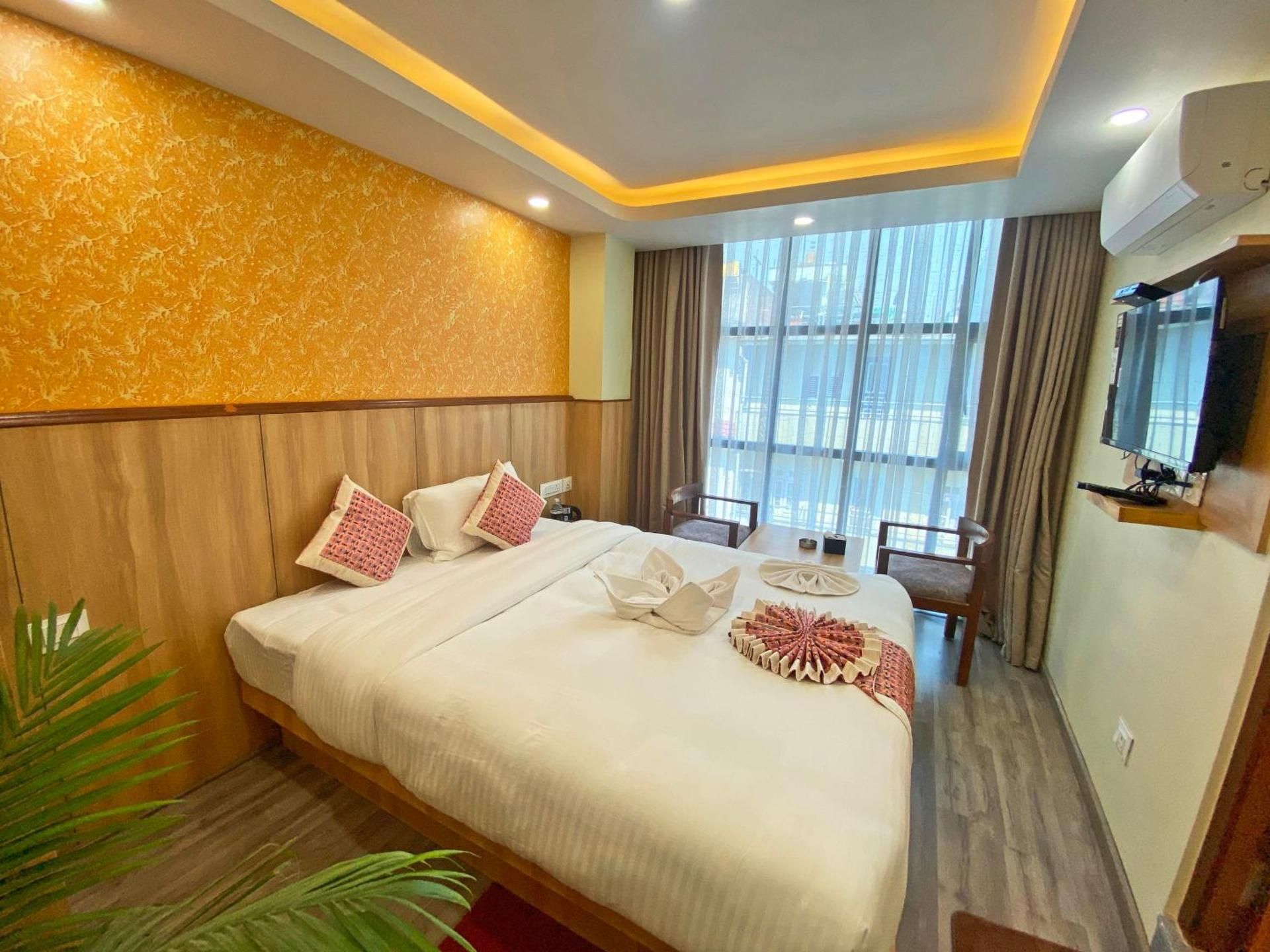 Deluxe King Suite