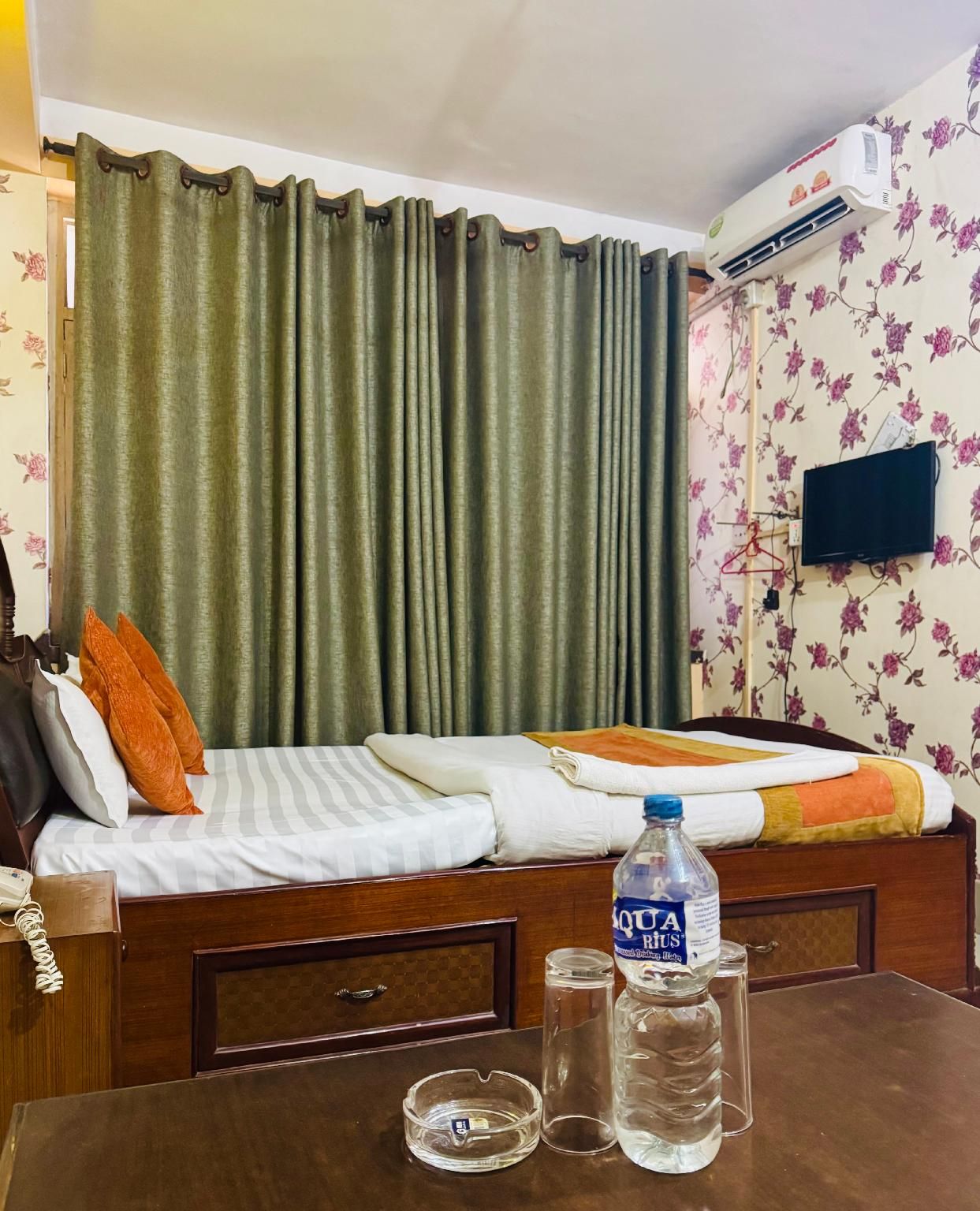 AC Deluxe Room 