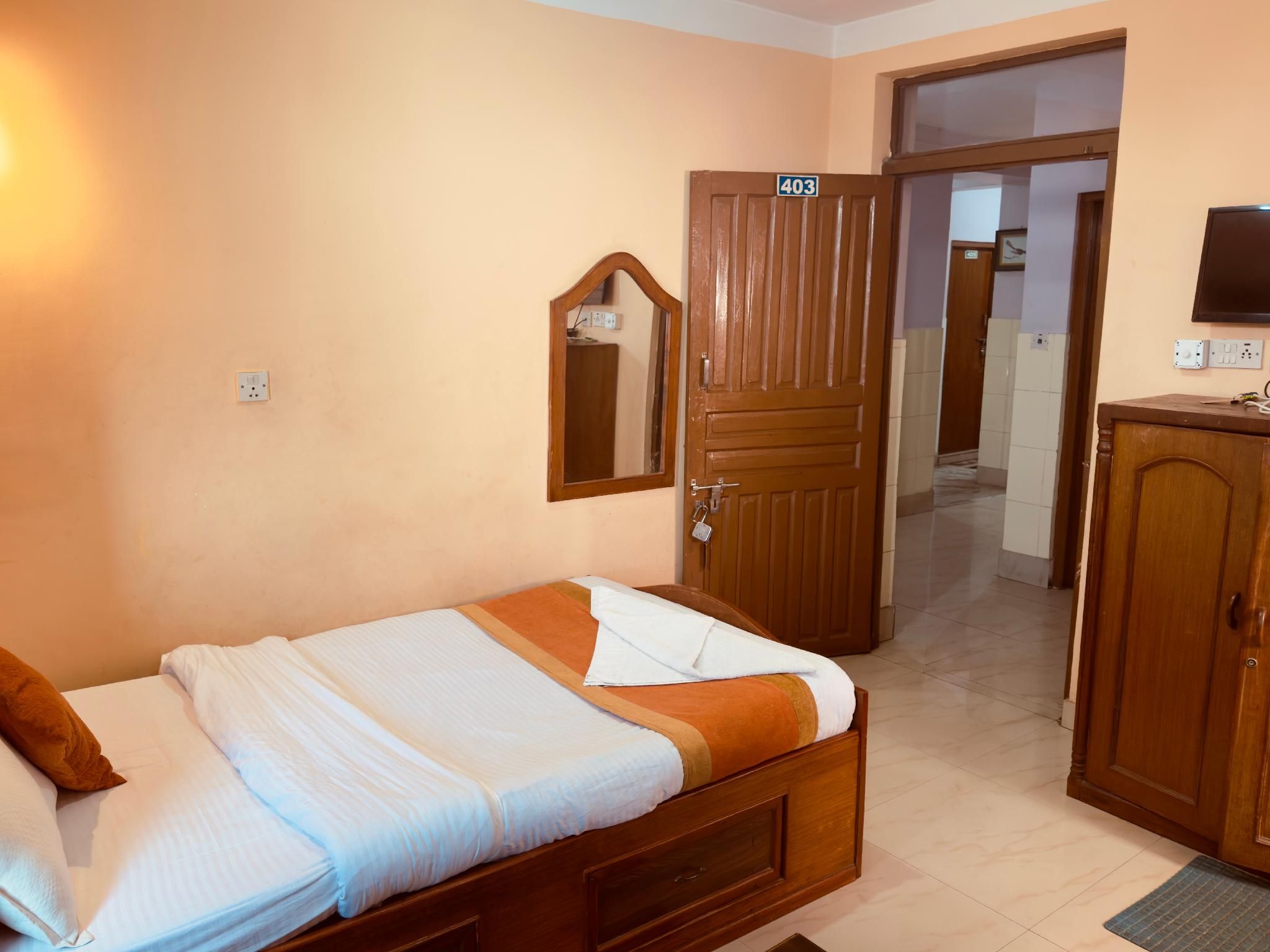 Om Mandakini Hotel Deluxe Double or Twin 3