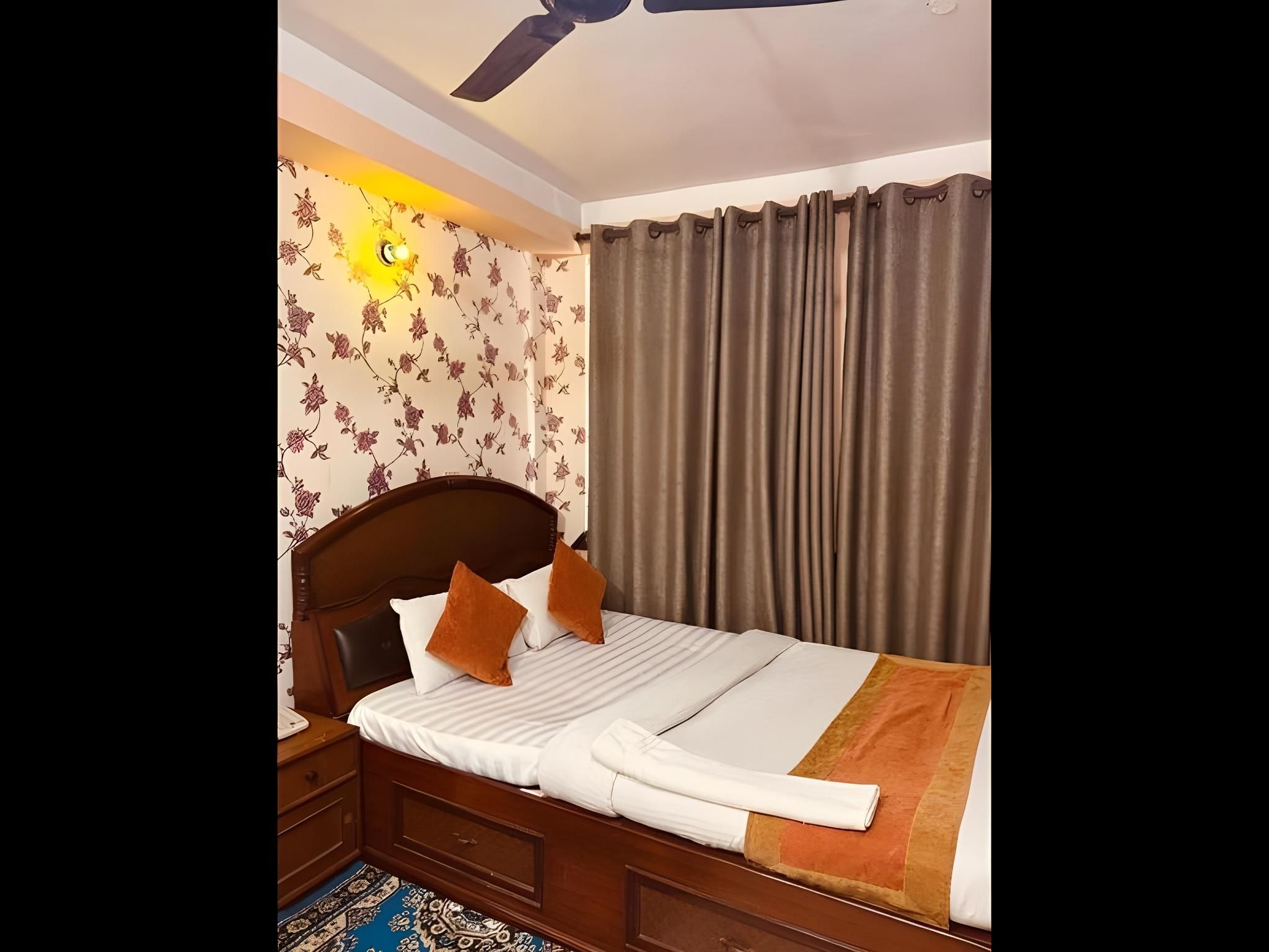 AC Deluxe Room 
