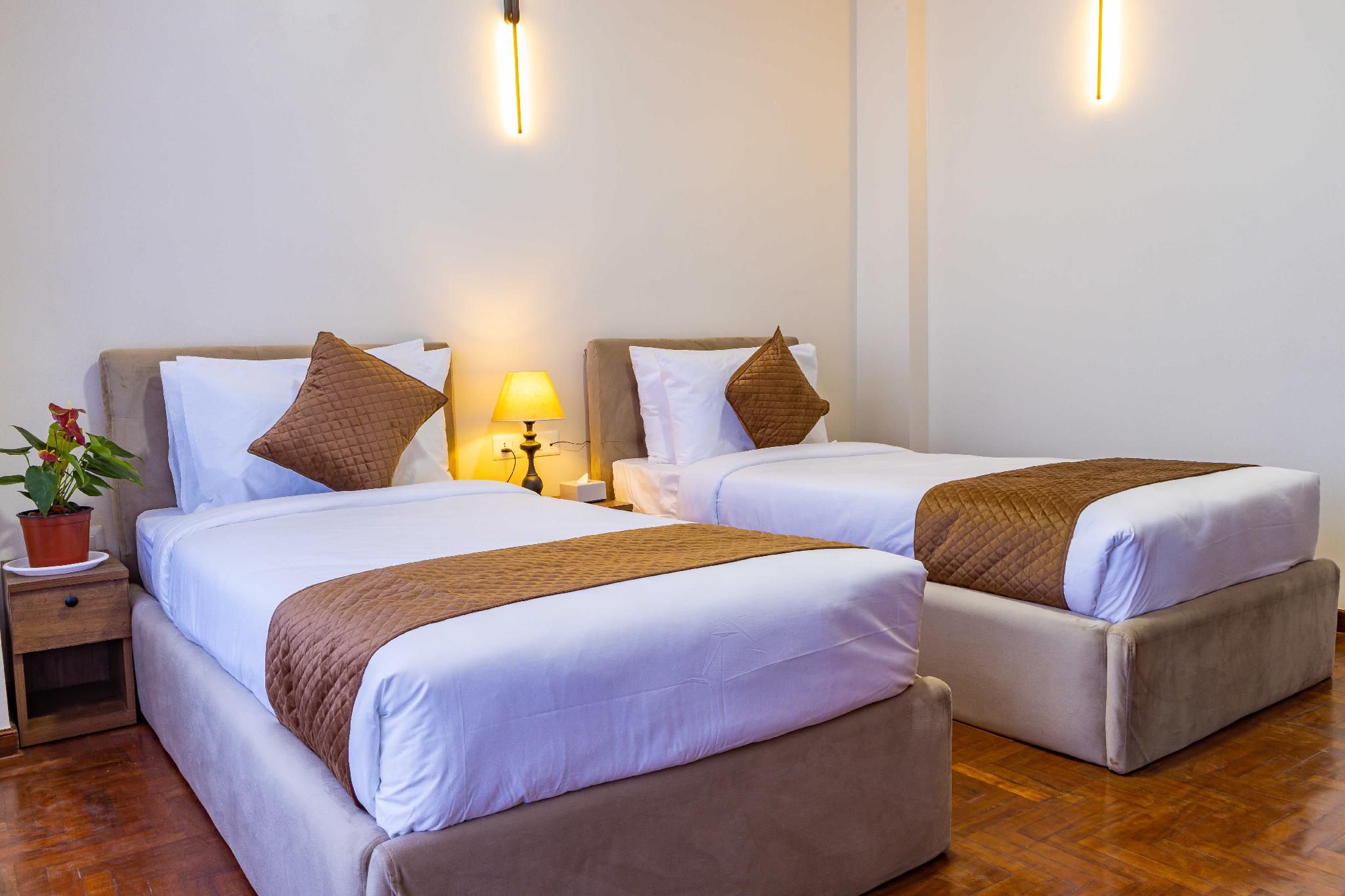 Mhendo Hotel & Studio Suites  Executive Twin 2