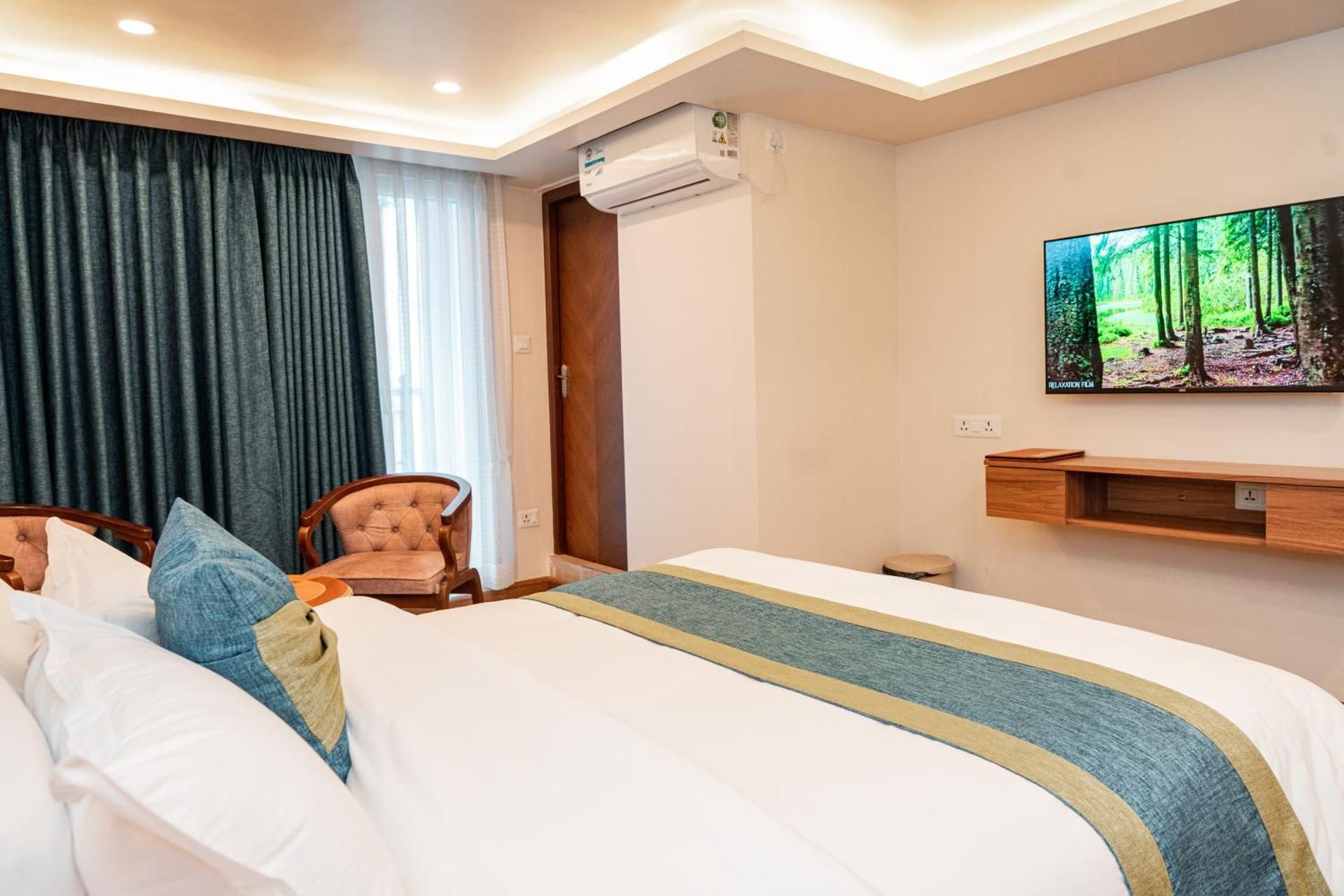 Harsha Boutique Hotel Deluxe Balcony 2