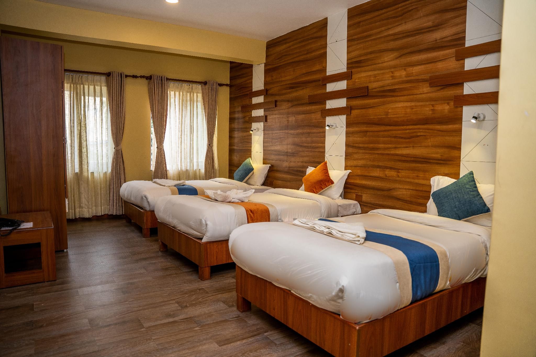 Hotel Glory Garden Deluxe Triple Room