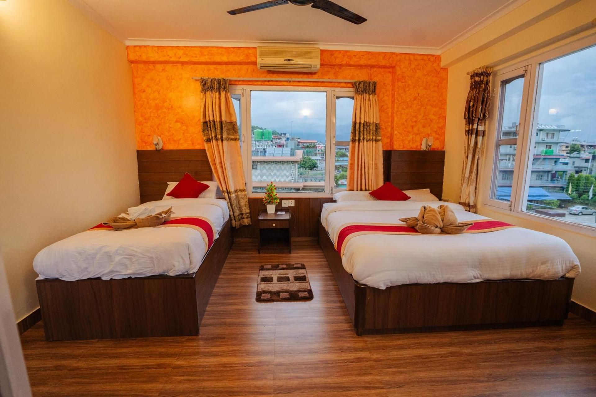 Deluxe Family Room