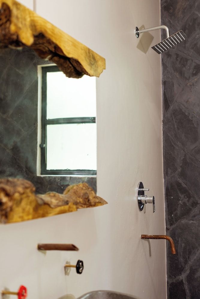 Krazy Gecko Resort Deluxe Double Room, Garden View 7