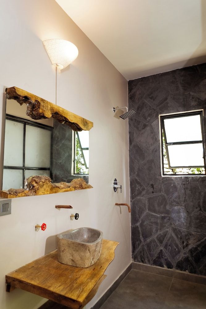 Krazy Gecko Resort Deluxe Double Room, Garden View 5