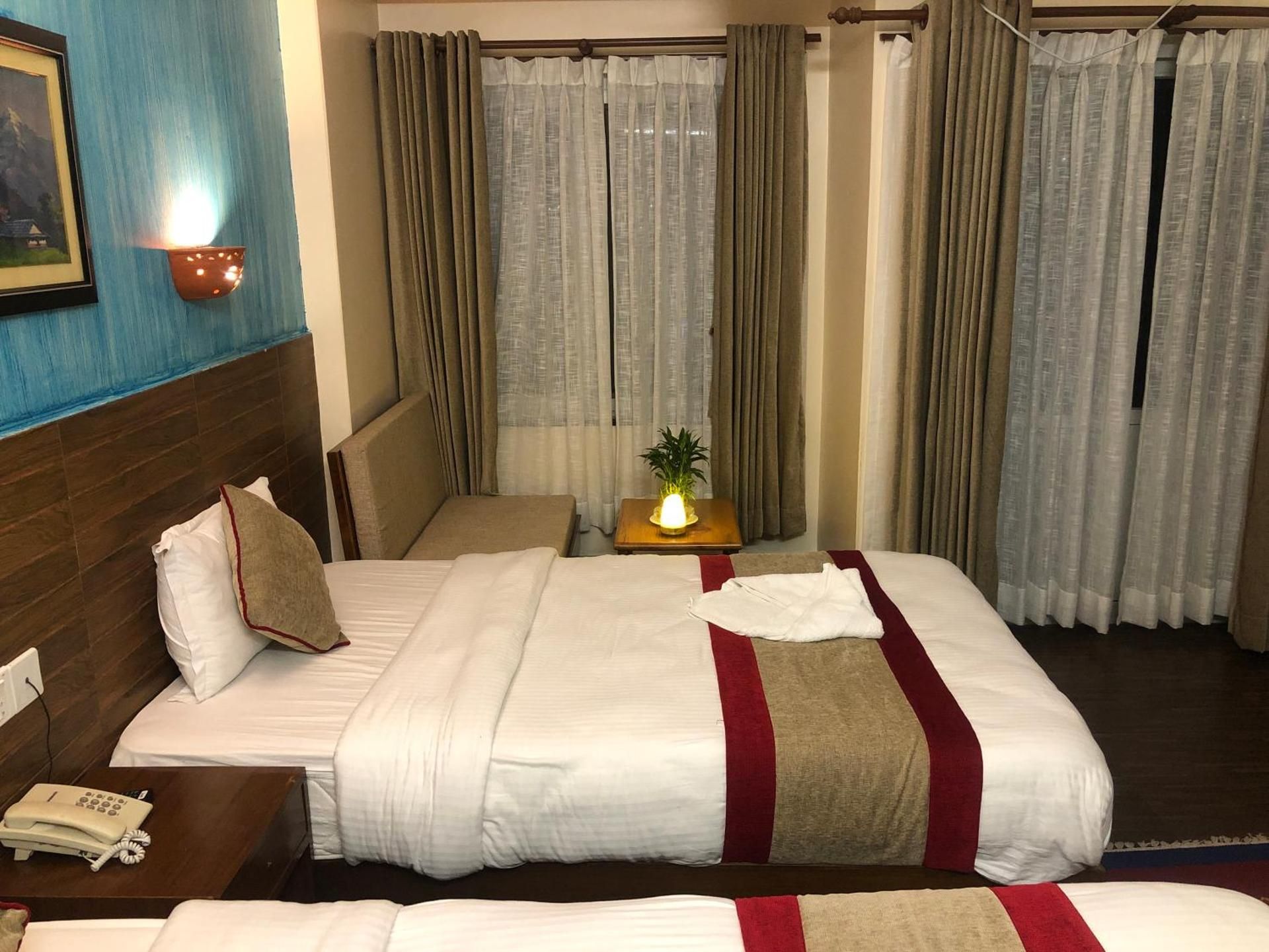 Deluxe Double or Twin Room with Mountain View