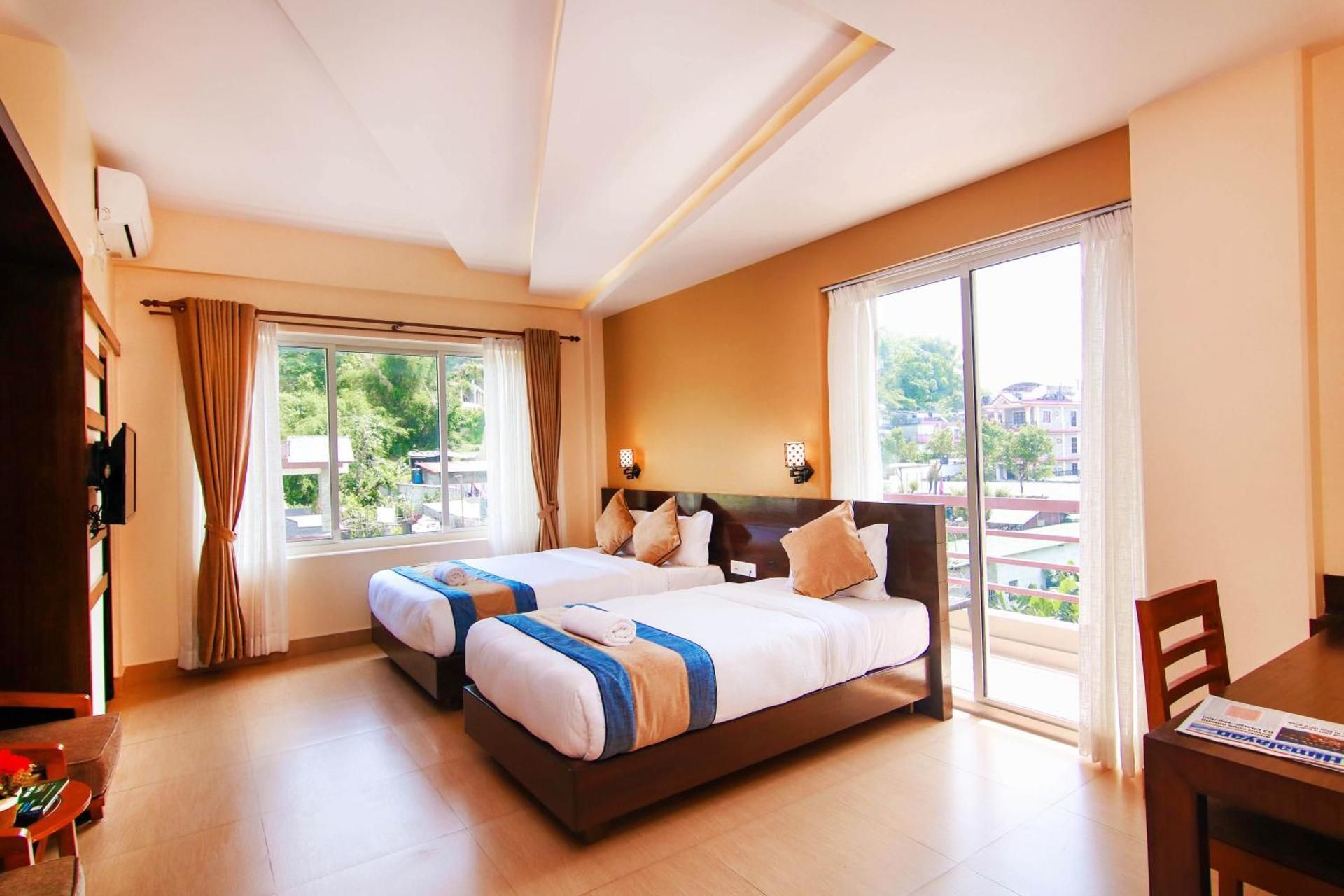 Deluxe Family Room