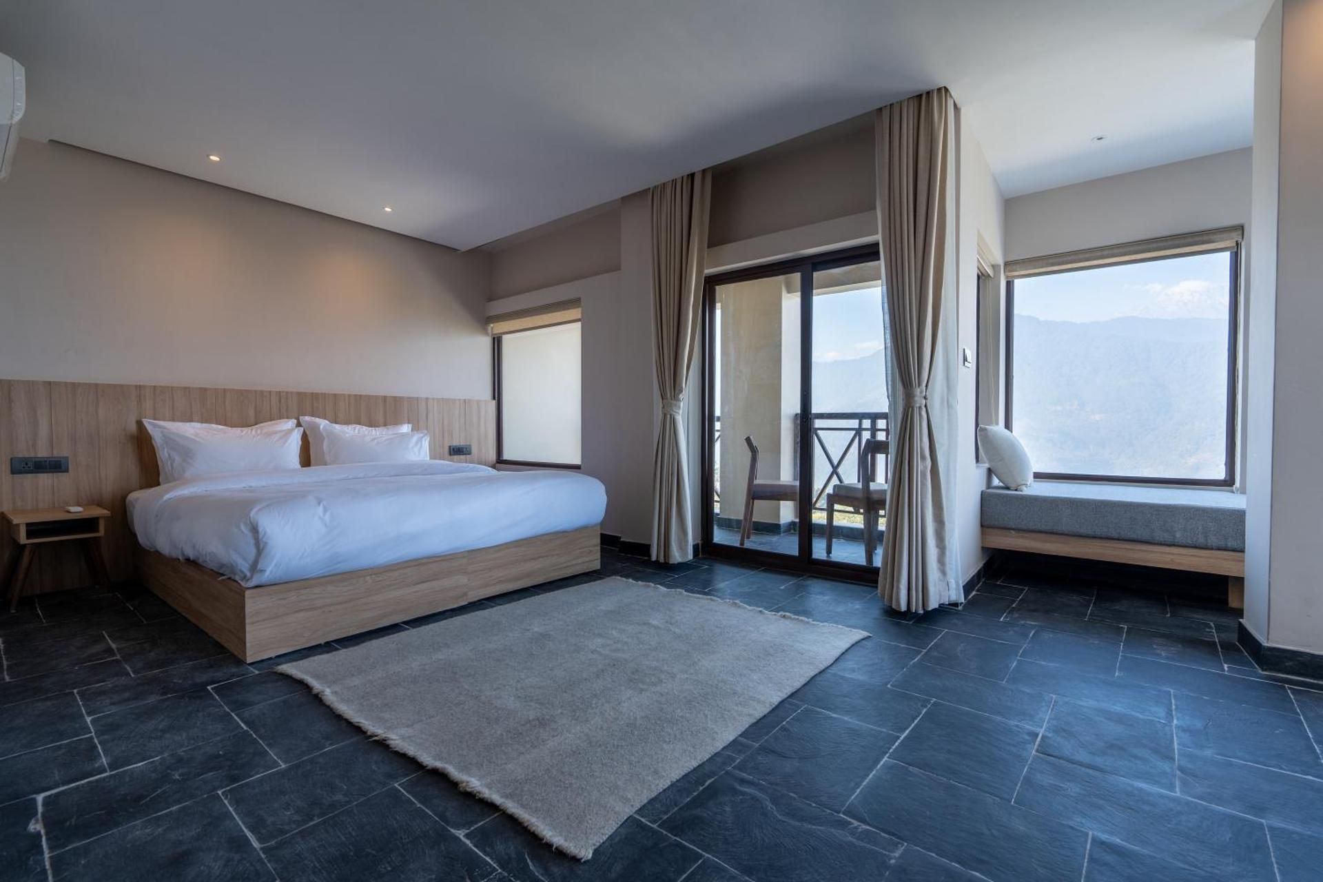 Suite with Mountain View