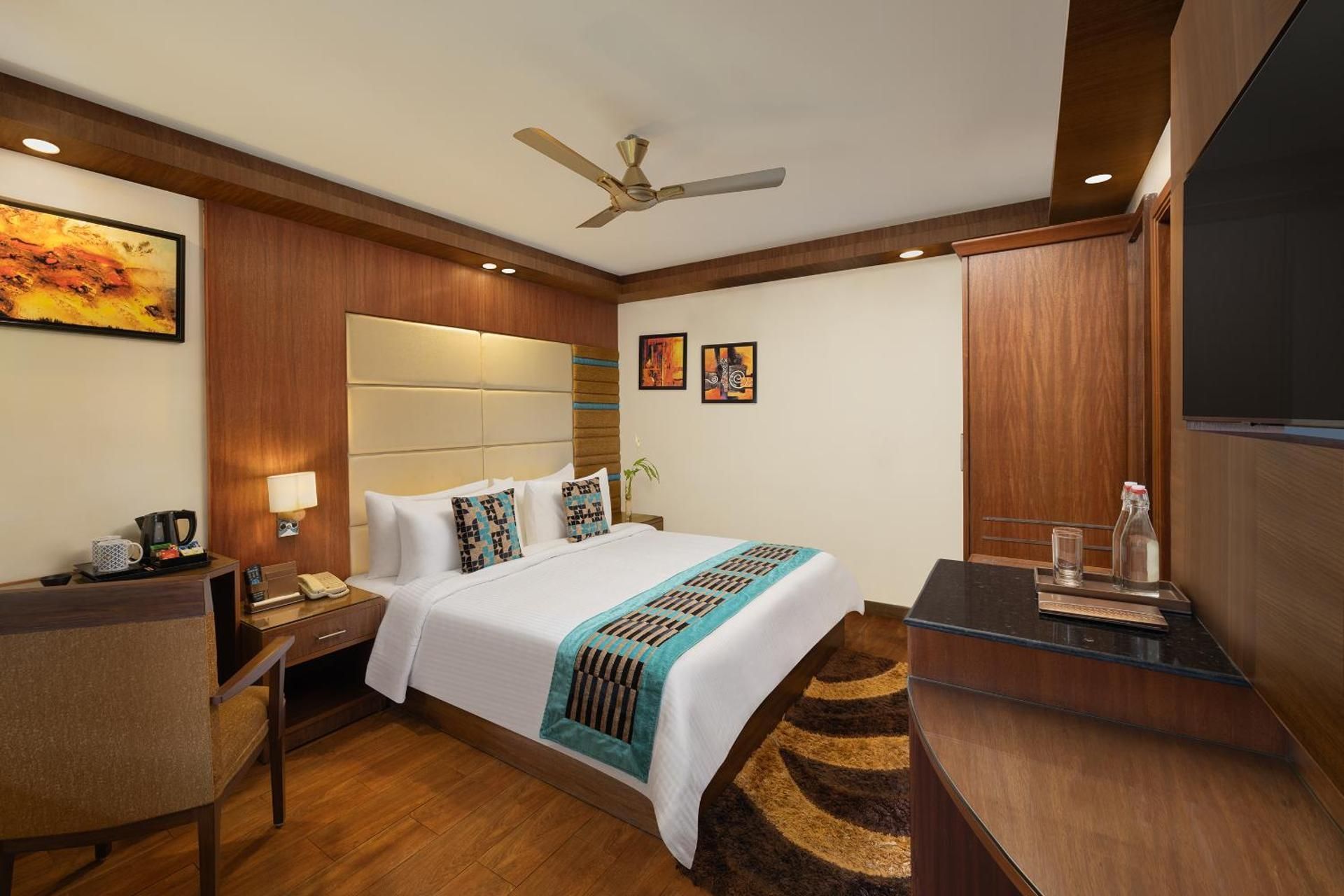 Cottage with free city shuttle Welcome drinks Complimentary Steam, Sauna & Pool, VIP Kailashnath Mahadev Statue Tour & Live Magic Show