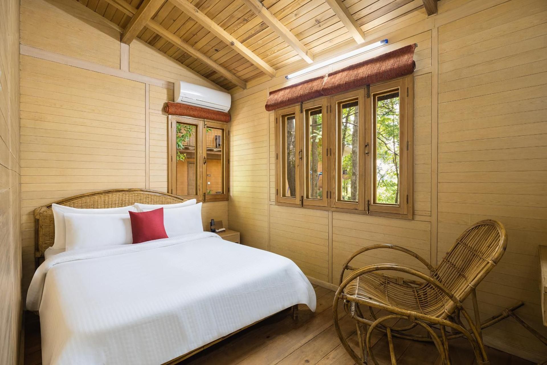 One-Bedroom Suite with Free City Shuttle, Complimentary Steam, Sauna, Jacuzzi, Welcome Drink, 15% Spa Discount, Evening Tea with Cookies, VIP Kailashnath Mahadev Tour & Live Magic Show
