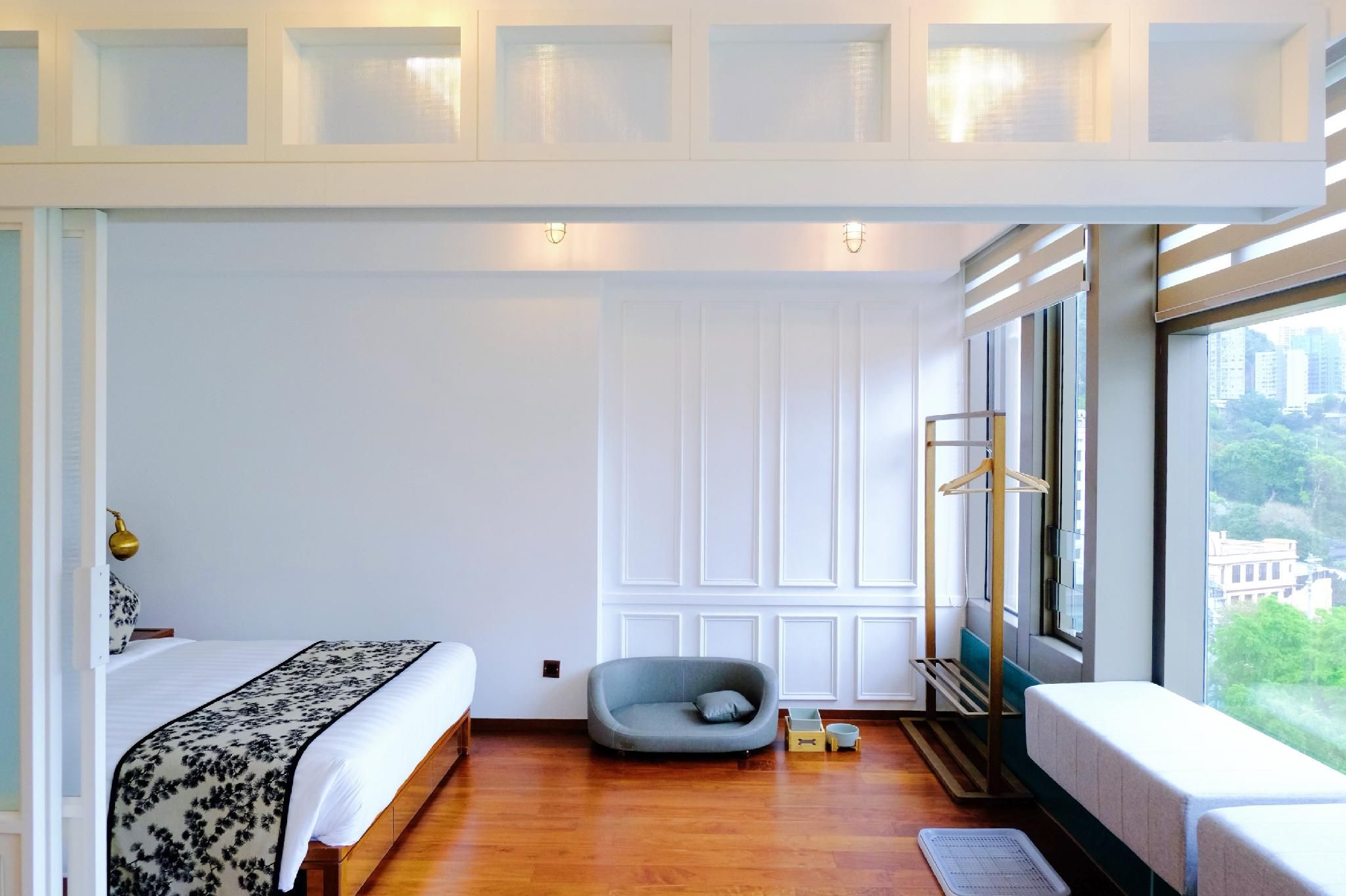 Full Floor Suite
