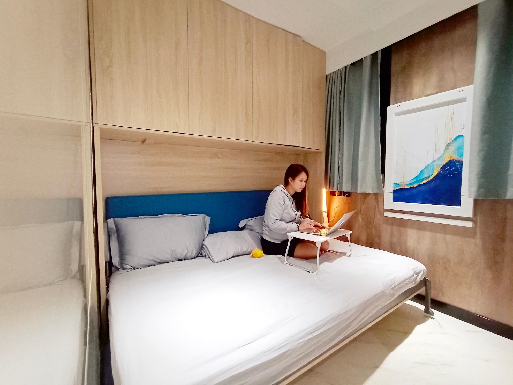 Harbour Hella Inn Double Room with Private Shower and Shared Toilet