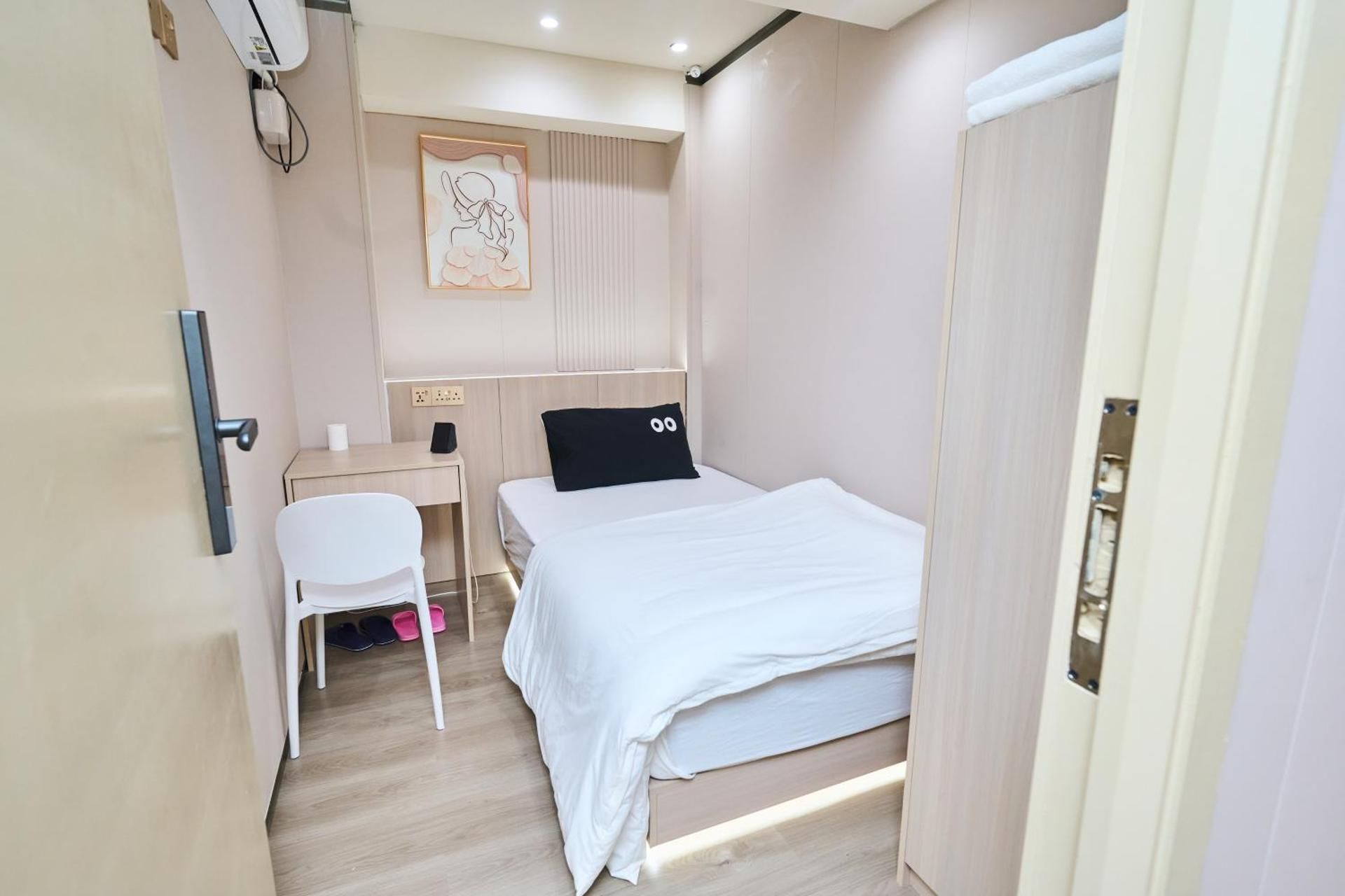 Deluxe Single Room