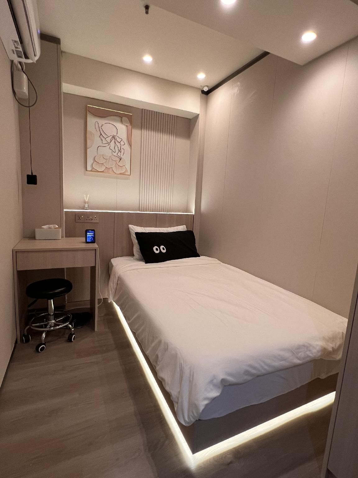 Single bed room