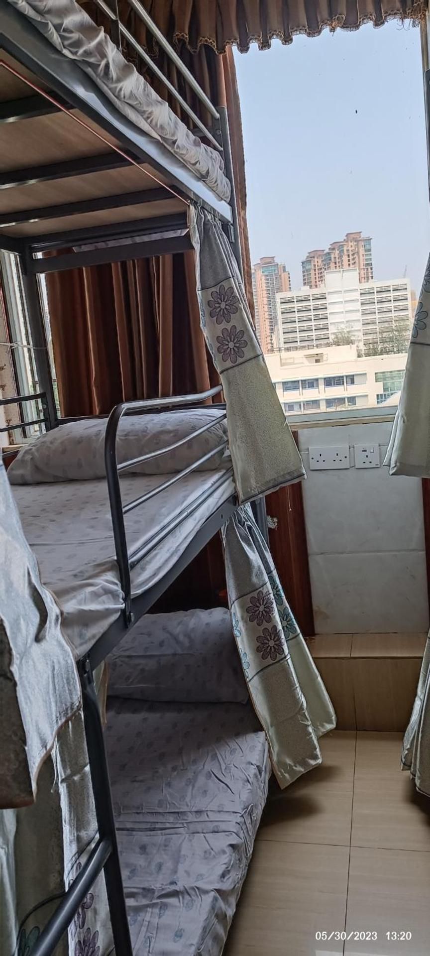 Single Bed in Mixed Dormitory Room