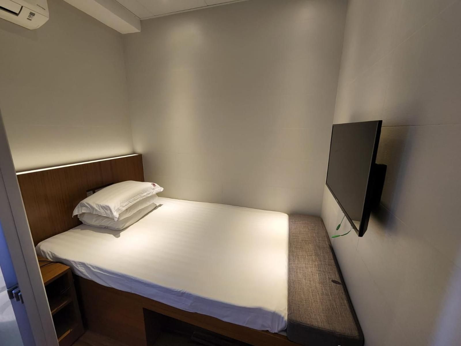 Single Room With Private Bathroom