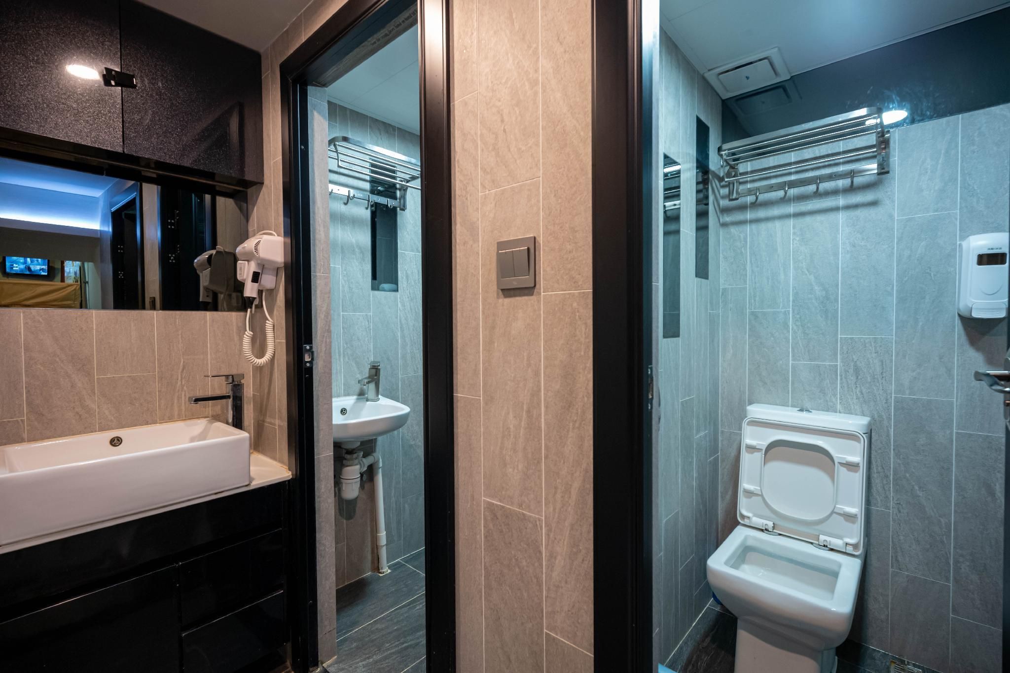 1 Person in 10-Bed Dormitory - Male Only