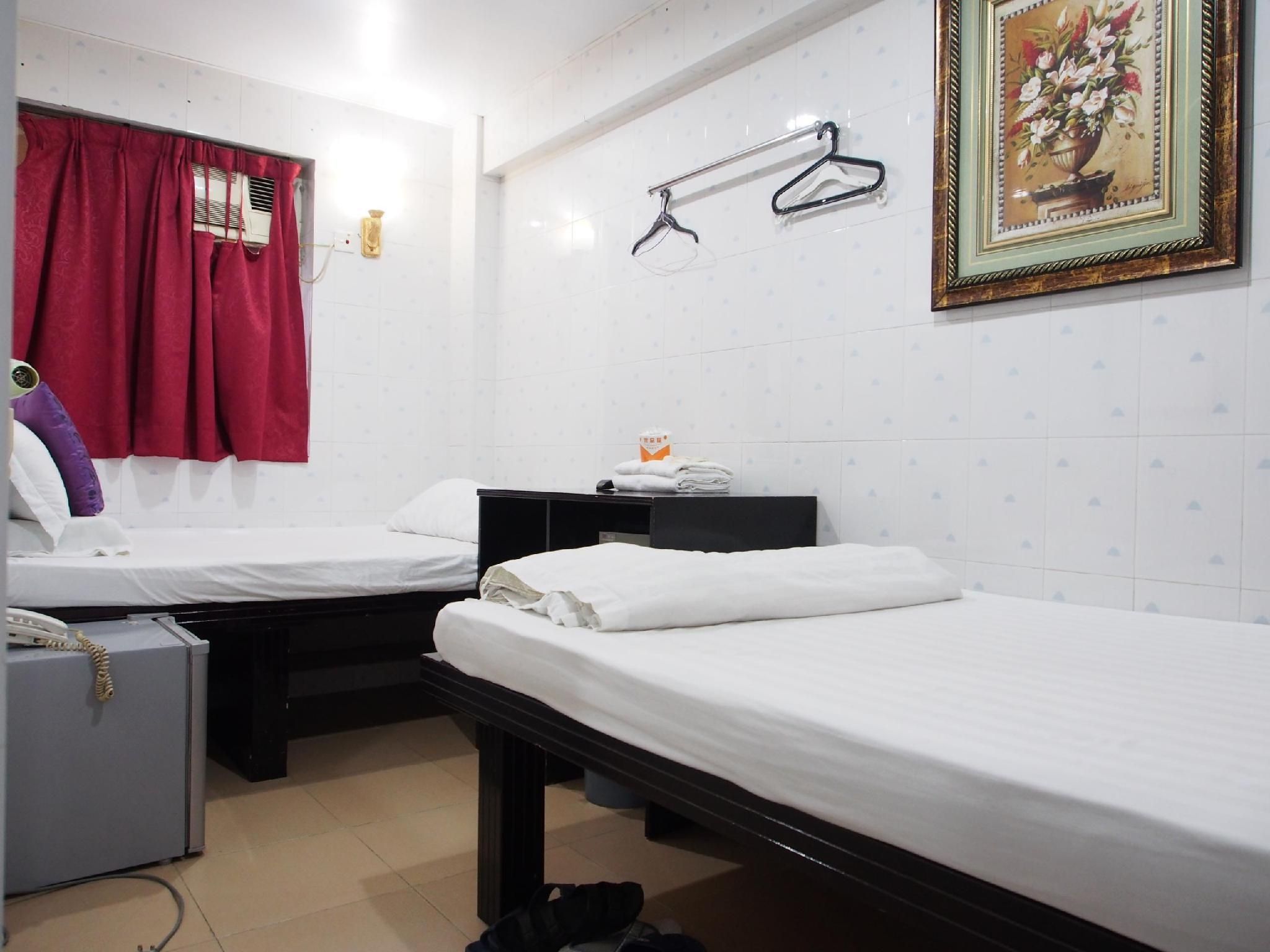 Family Room (2 Double Beds)