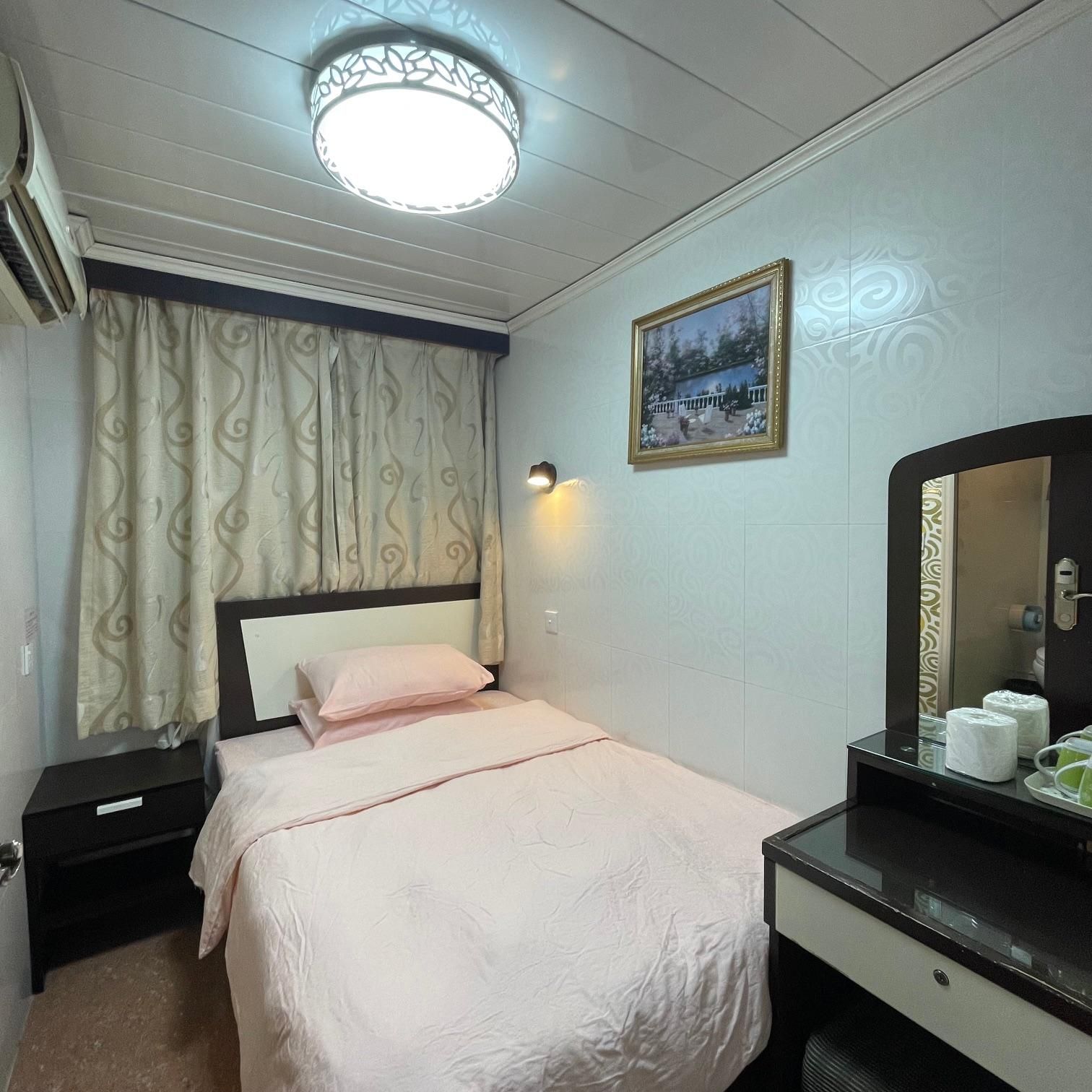 Semi Double Non-Smoking