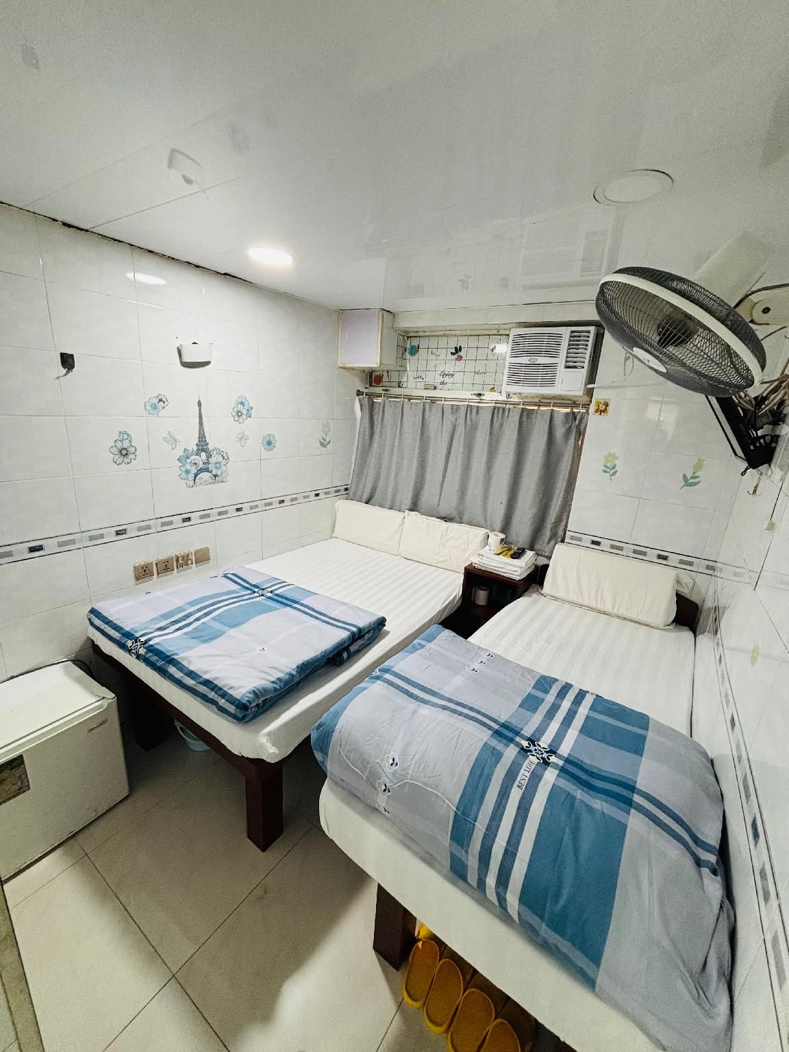 Triple Bed Room With Air Conditioning