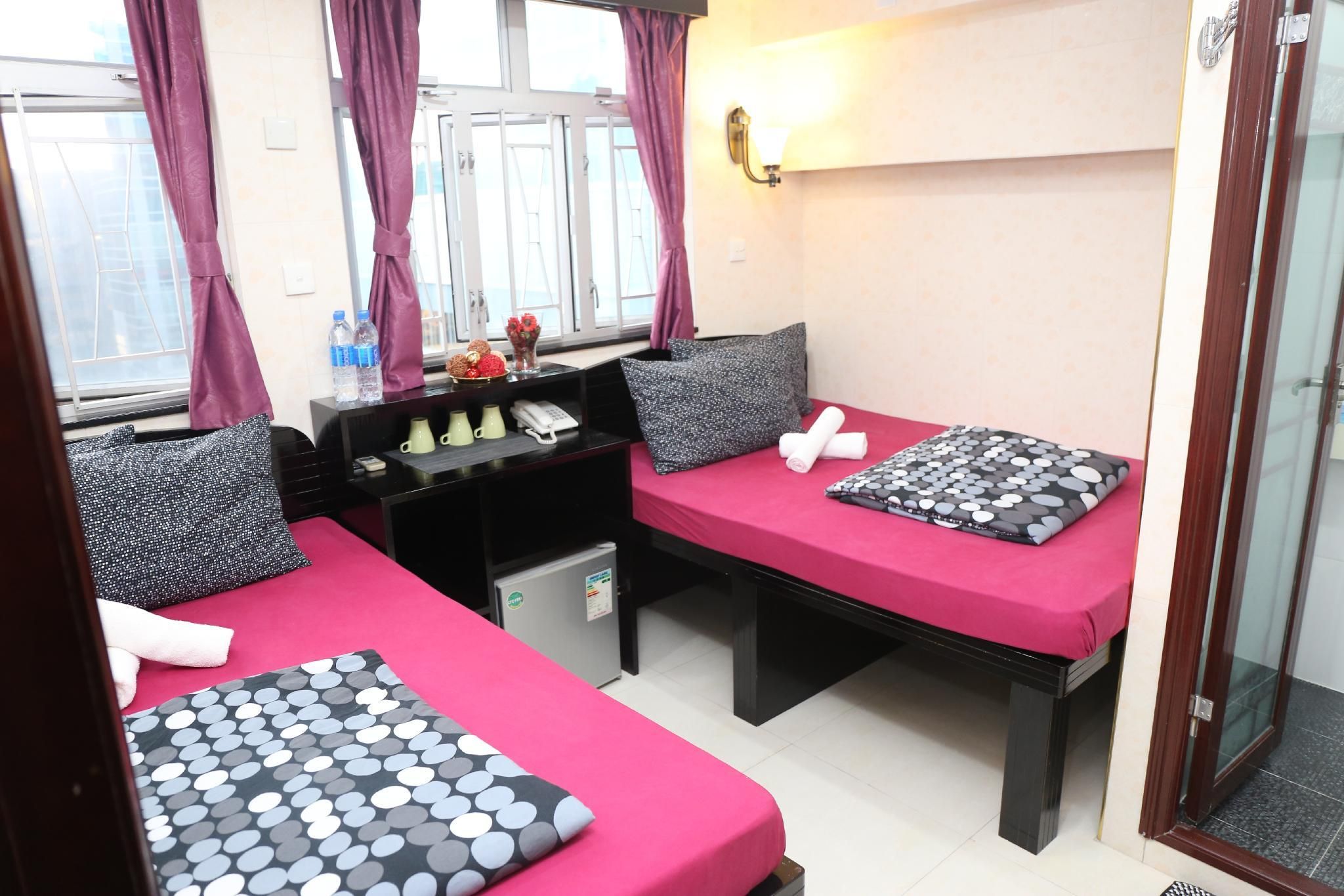 2 Family Rooms for 8 People