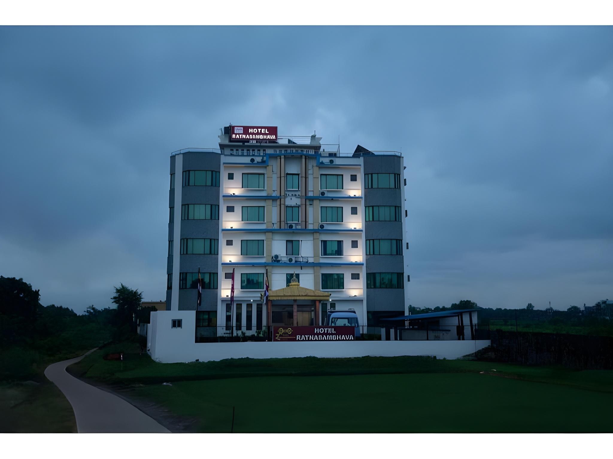 Hotel Ratnasambhava
