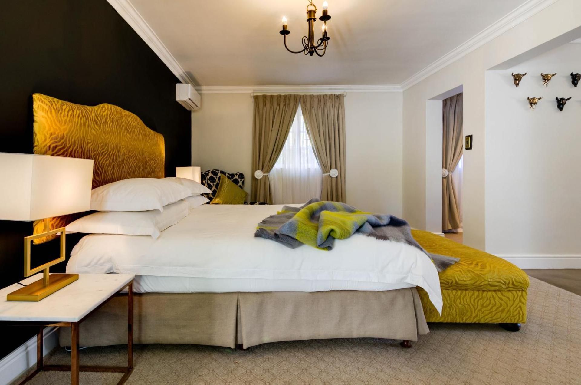 Honeymoon Suite