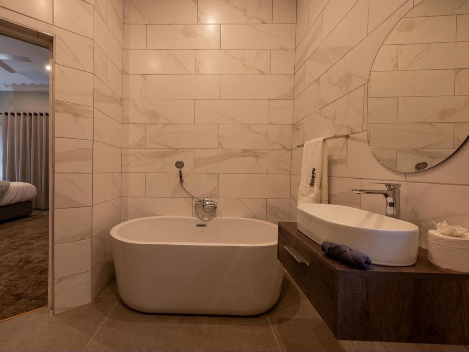 Deluxe King Suite