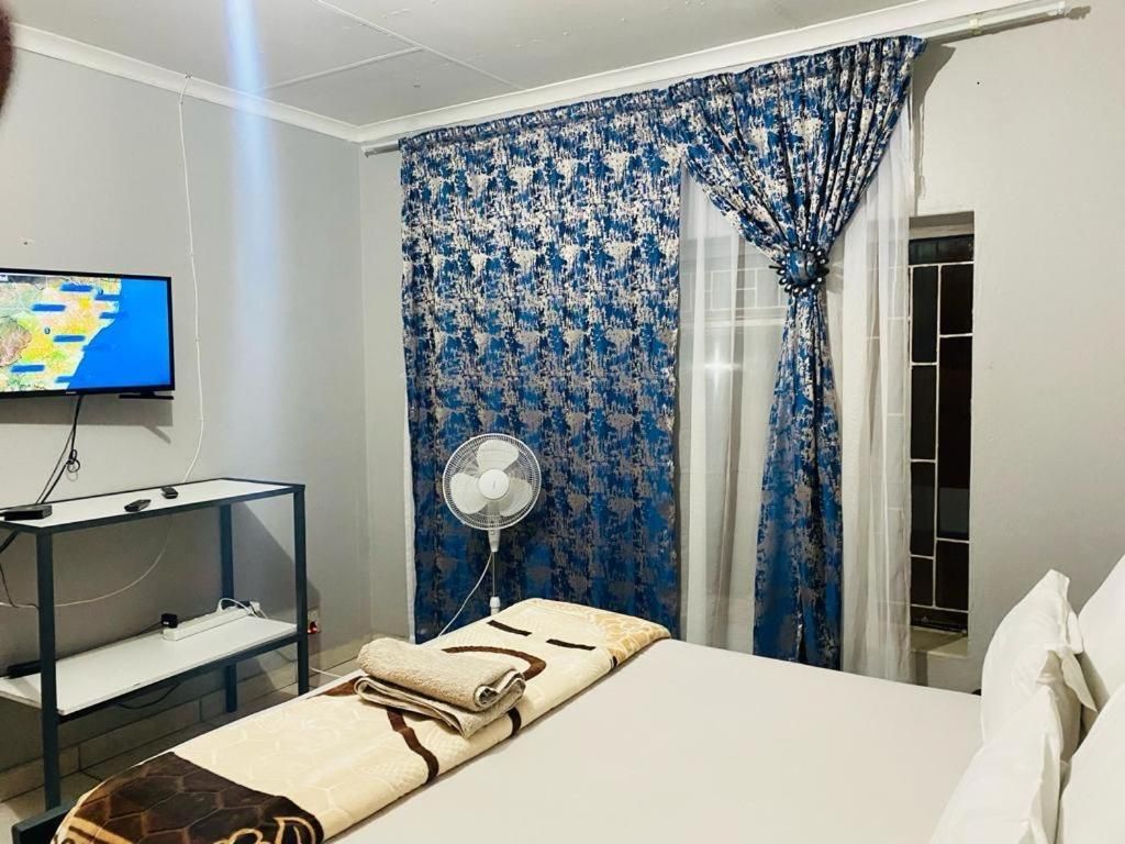 Twin Room with Shared Bathroom