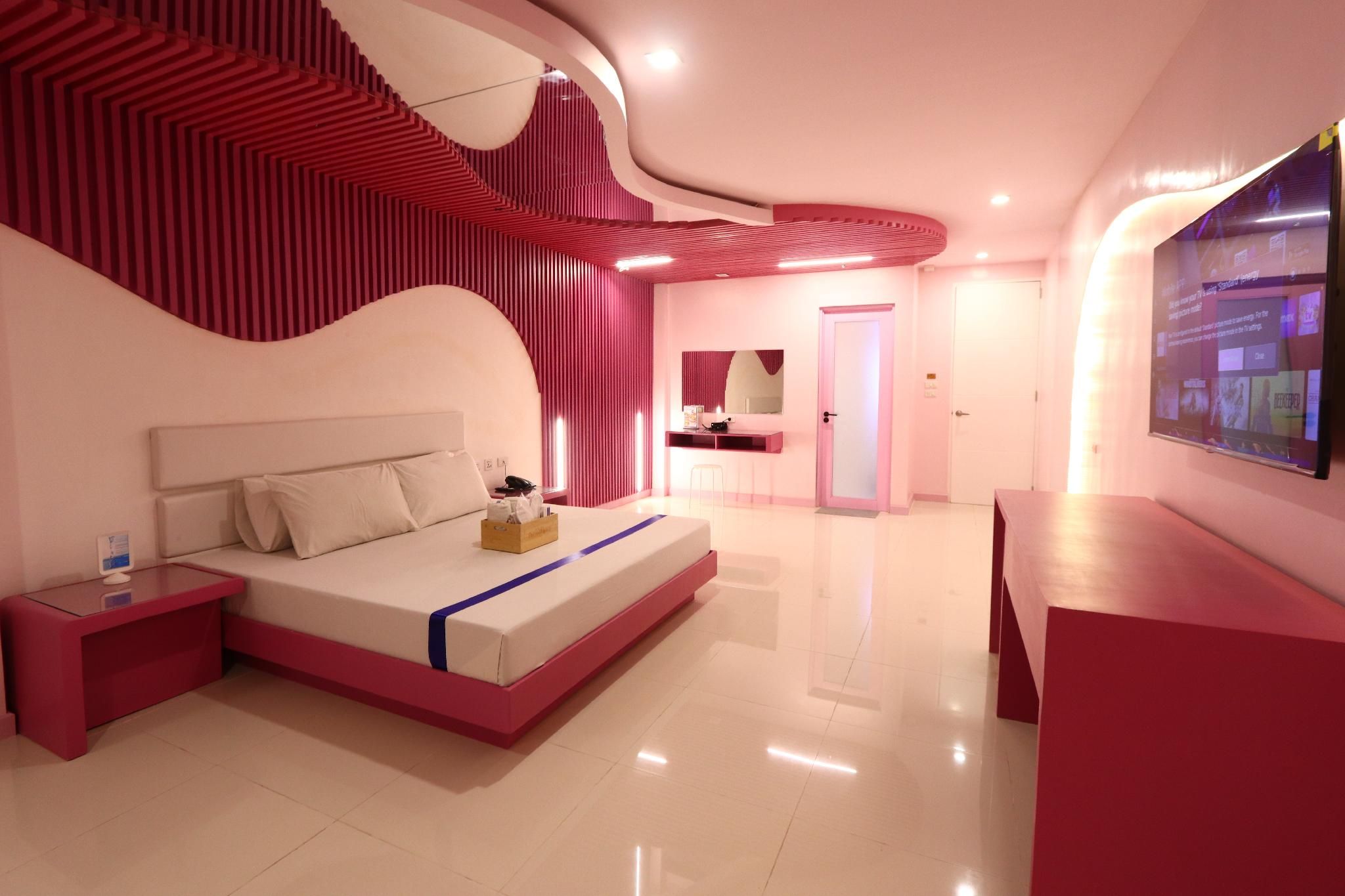 Premier Suite with Private Garage