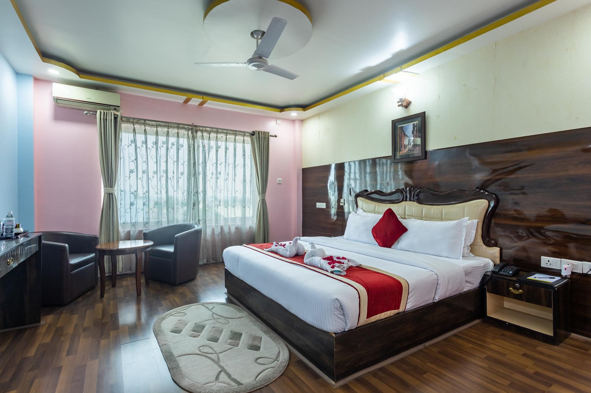 Big Hotel Deluxe Suite