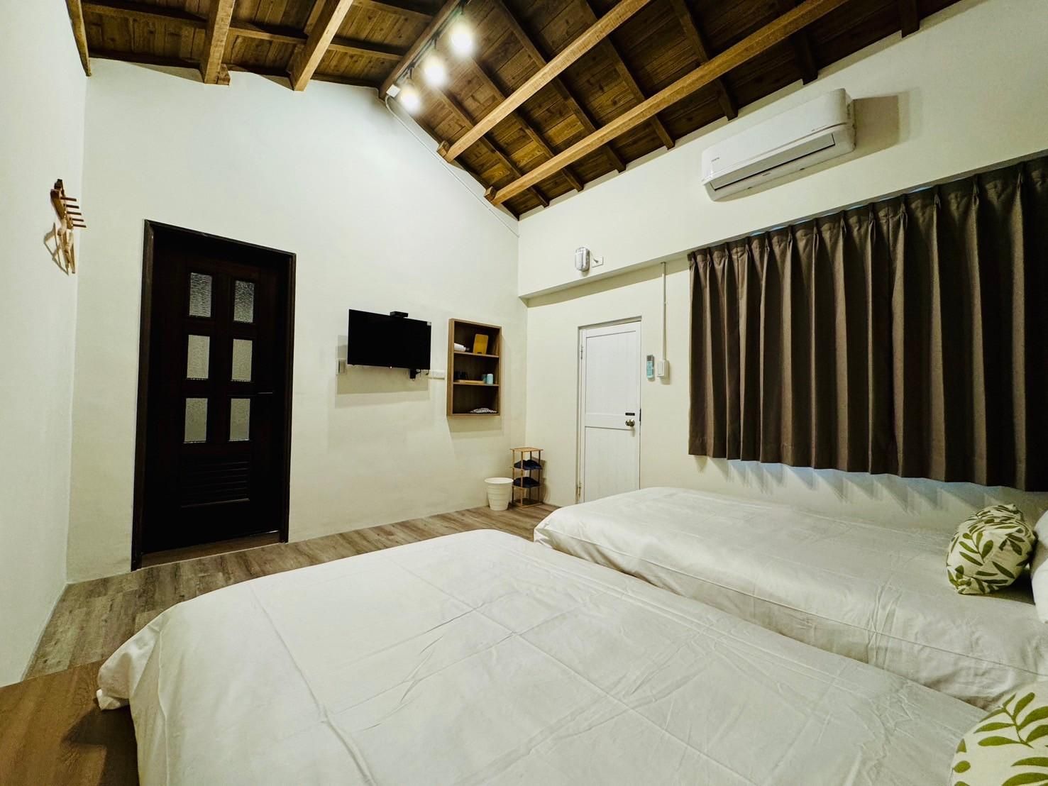 Twin Room with En-Suite
